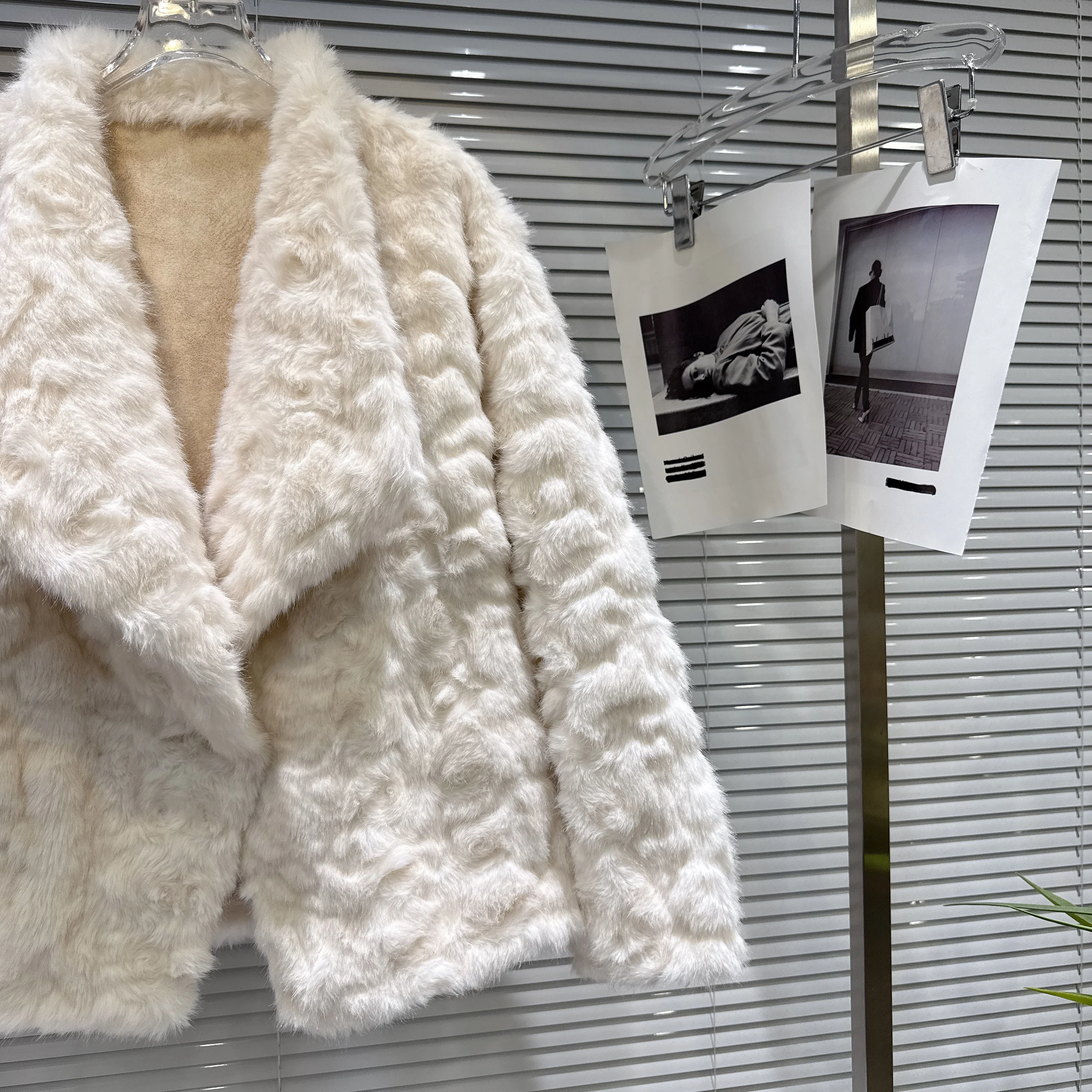 French Elegant Fashion Large Lapel Single-Breasted Loose Versatile Casual Faux Fur Short Coats for Women Winter Thick Jackets