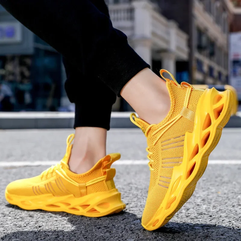 Luxury Men's New Lightweight Casual Shoes 2024 Spring and Autumn Couple Mesh Breathable High Quality Women's Sports Shoes