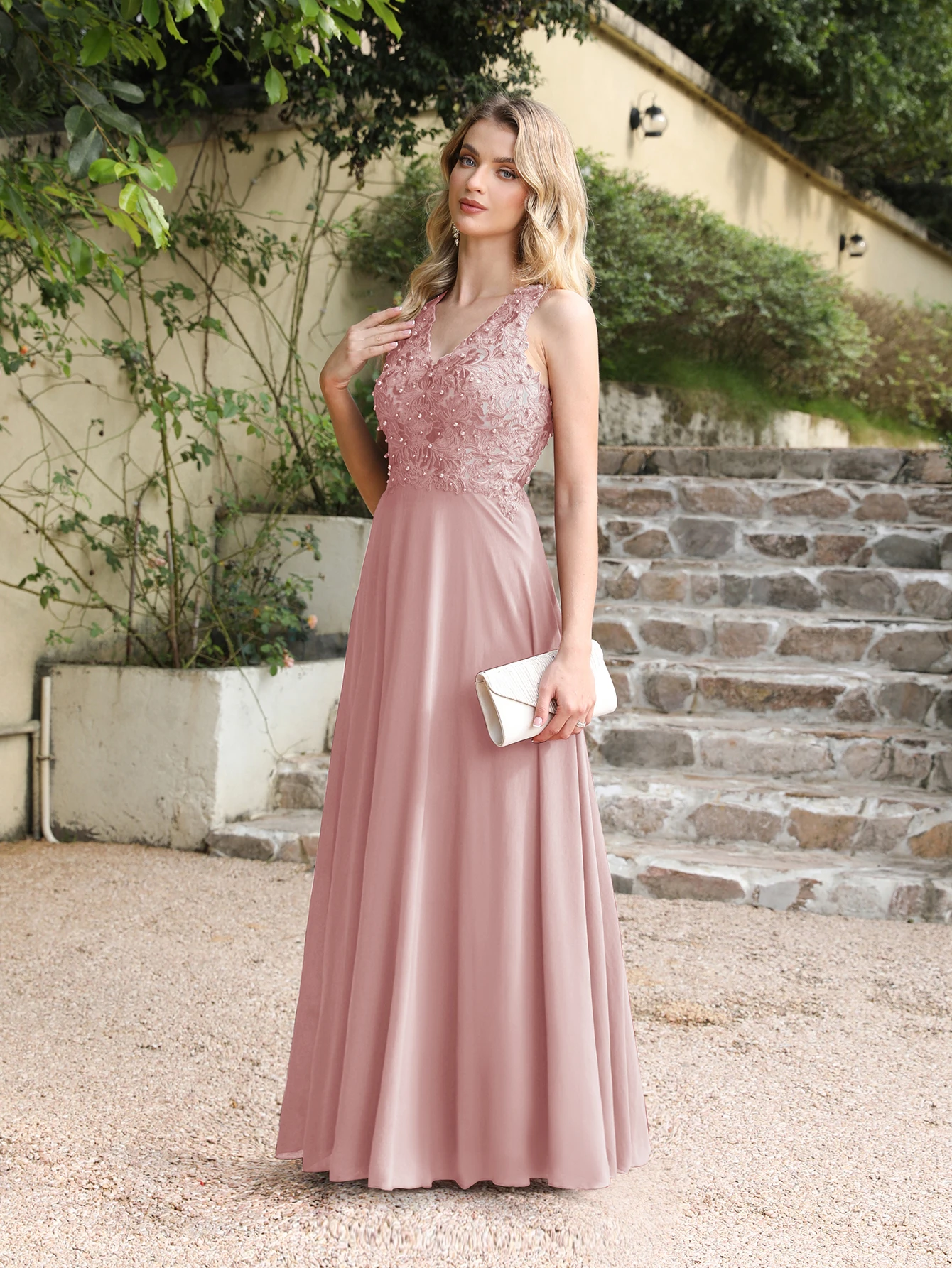Vestidos de dama de honor rosas elegantes, Apliques de encaje con cuentas, cuello Halter, espalda transparente, Vestido de noche largo de corte en A, Vestido de fiesta de boda