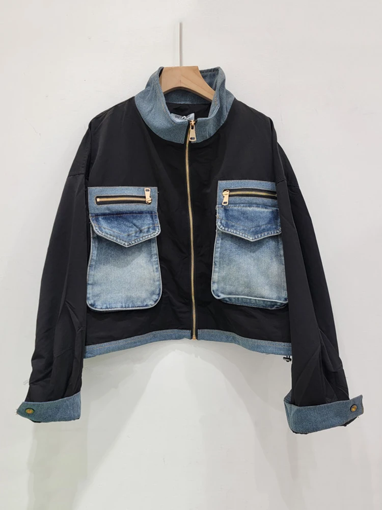 DEAT Fashion New Women\'s Spliced Denim Pockets Coat 2024 Summer Trendy Stand Collar Long Sleeve Zipper Jacket Female 29L7864