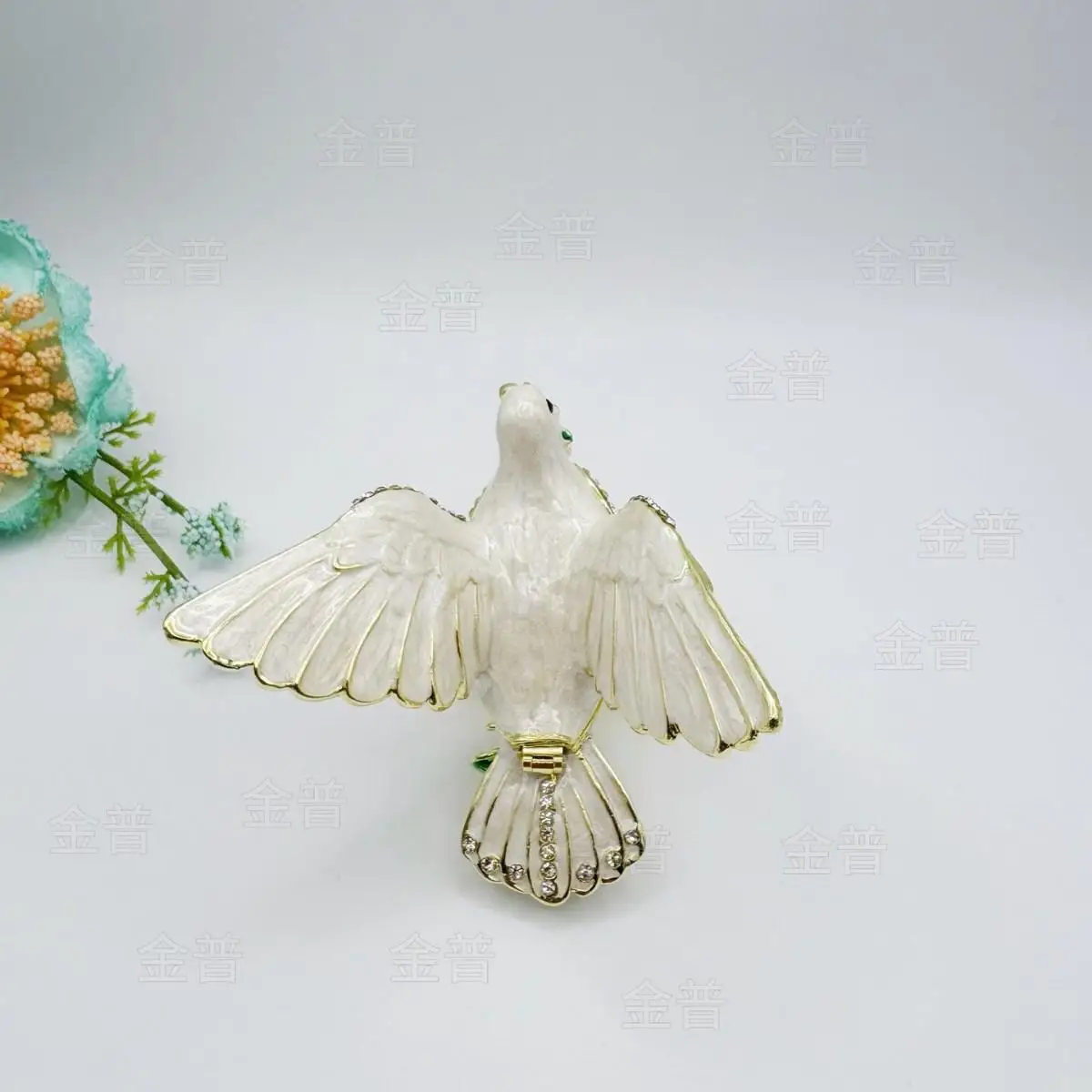 Metal Peace Dove Ring Box, Dressing Table Decoration. Dust-proof Flip-top Jewelry Collection Box Storage Box