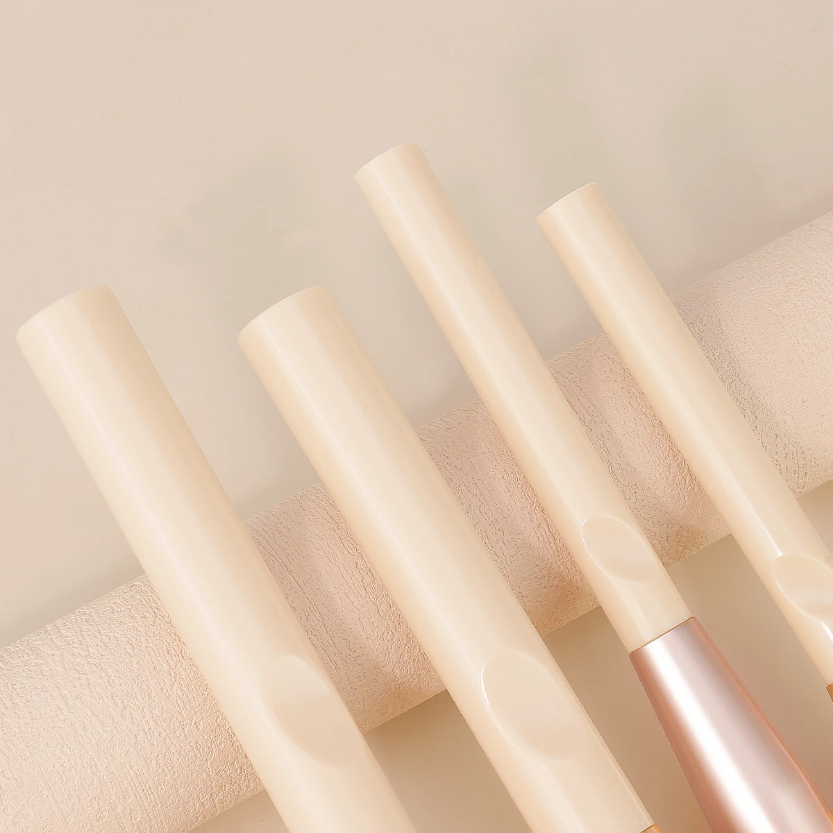 ルースパウダーブラッシュファンデーションアイシャドウ用プレミアムメイクブラシ12本セット - 耐久性のあるハンドルと毛の品質