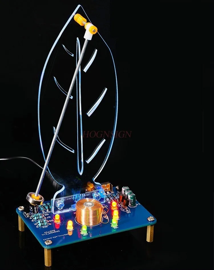 Kit de prática de solda, kit de projeto de solda de balanço eletromagnético, agulha de pêndulo em forma de deixar com luz LED eletrônica