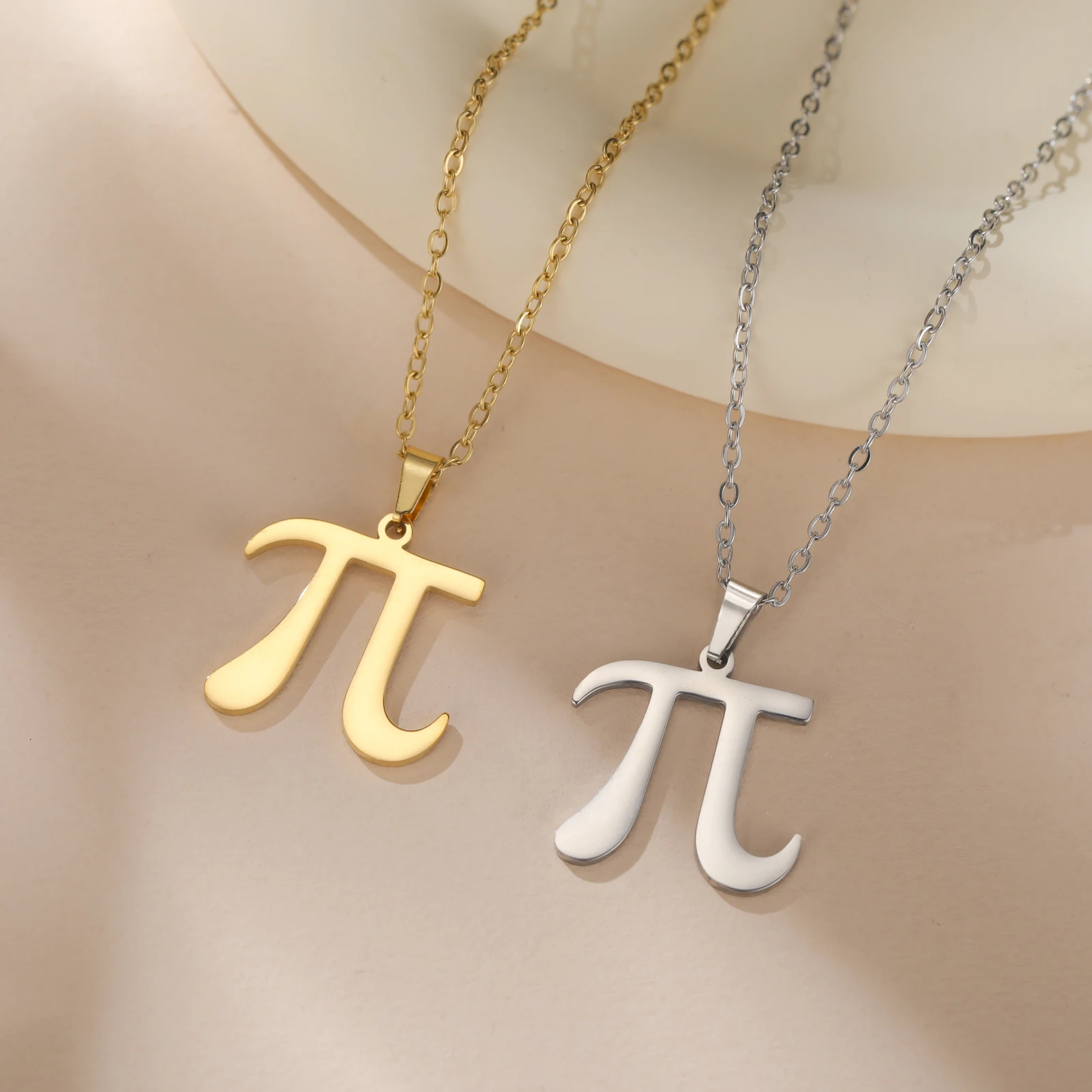 Collier pendentif symbole géométrique π en acier inoxydable, symbole mathématique classique, bijou pour les passionnés de mathématiques, cadeau