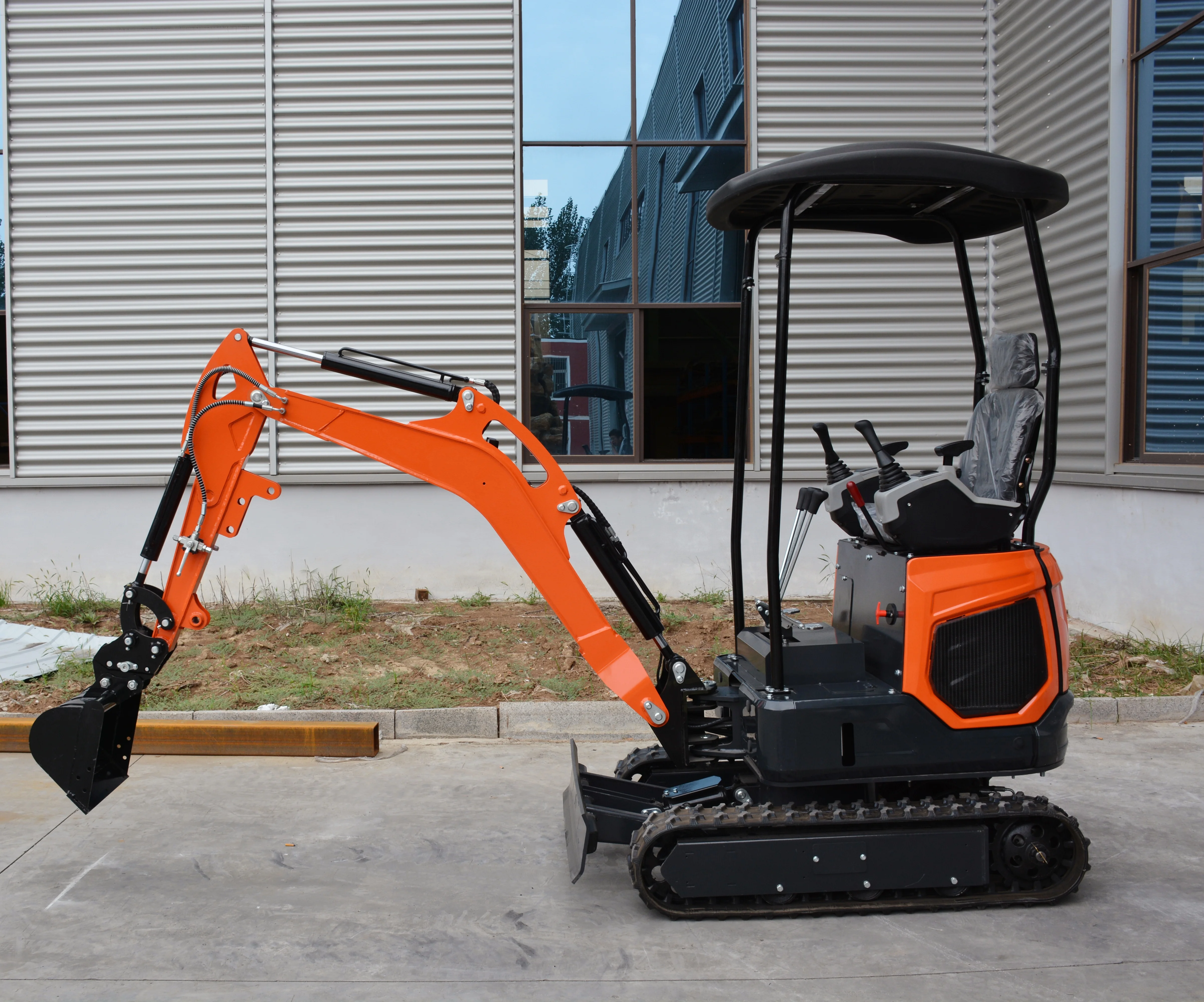 

China Nicooil Small Excavator 1.8-ton 2-ton Compact Excavator Wholesale Price with Bucket for Sale