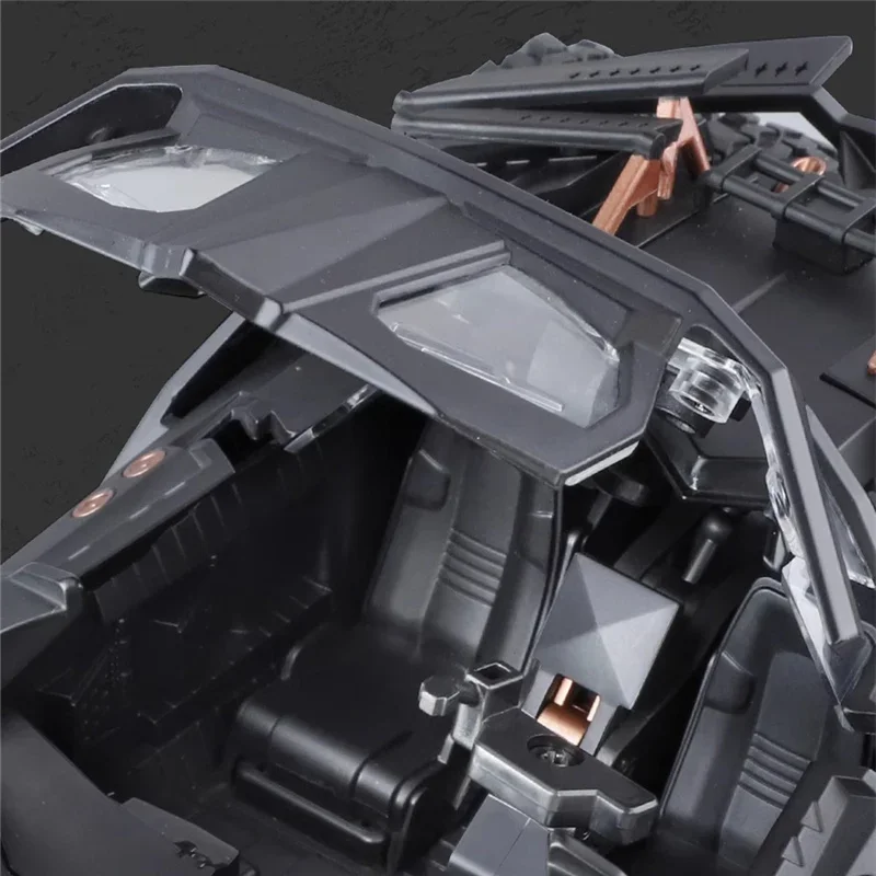 1/18 Classic Movie Car 2008 Batmobile Concept Bat Sports Car Model Diecast Metal Toy Racing Car Model Sound and Light Kids Gifts