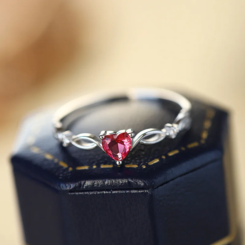 Love Heart S925 Silver Engagement Ring Delicate Twisted Simple Design Platinum Plating Proposal Promise Ring Anniversary Gift