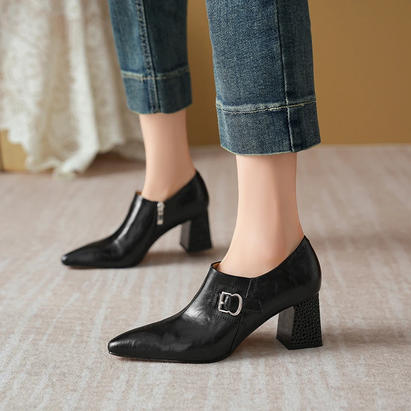 

Women's Pointed-Toe Leather Pumps, Mid Block Heel Office & Evening Shoes with Buckle Detail and Textured Heel, Side Zipper