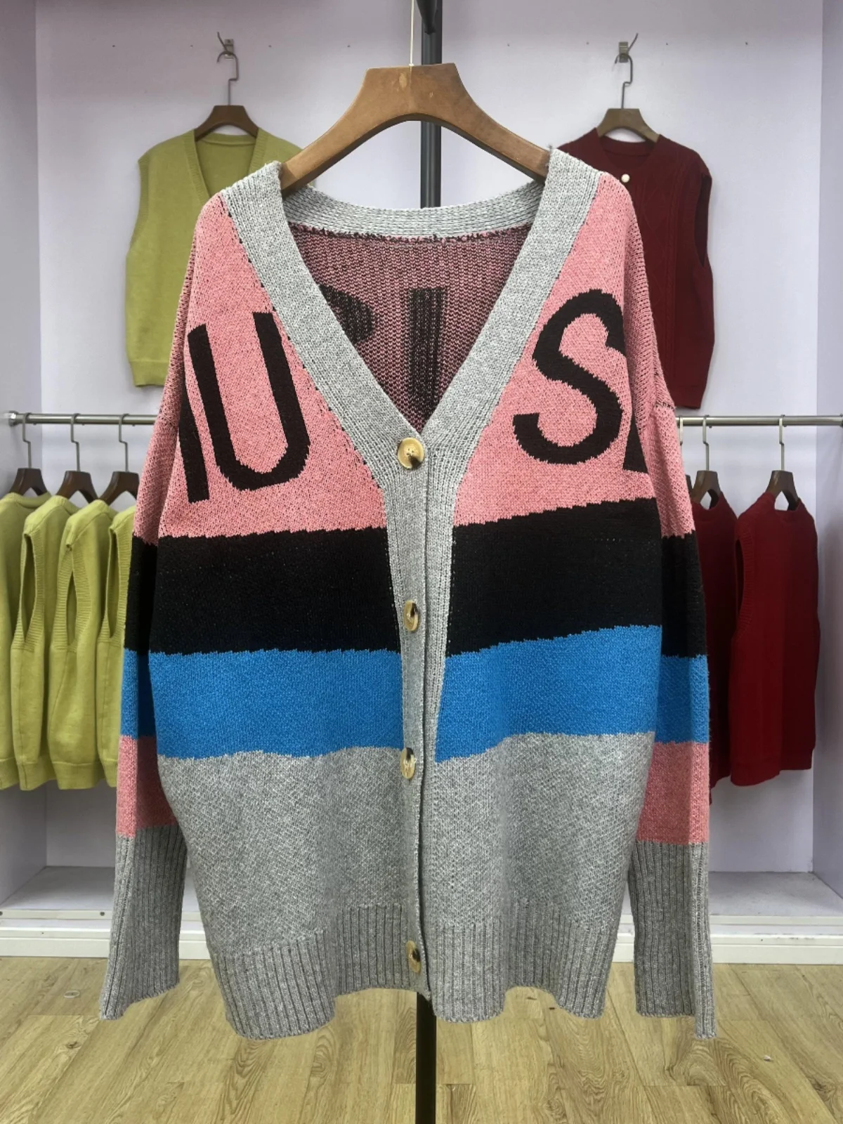 

Модный женский свитер с длинным светом с воротником 925, осень-зима, новый свободный цветной блузкий топ с цветочной вышивкой