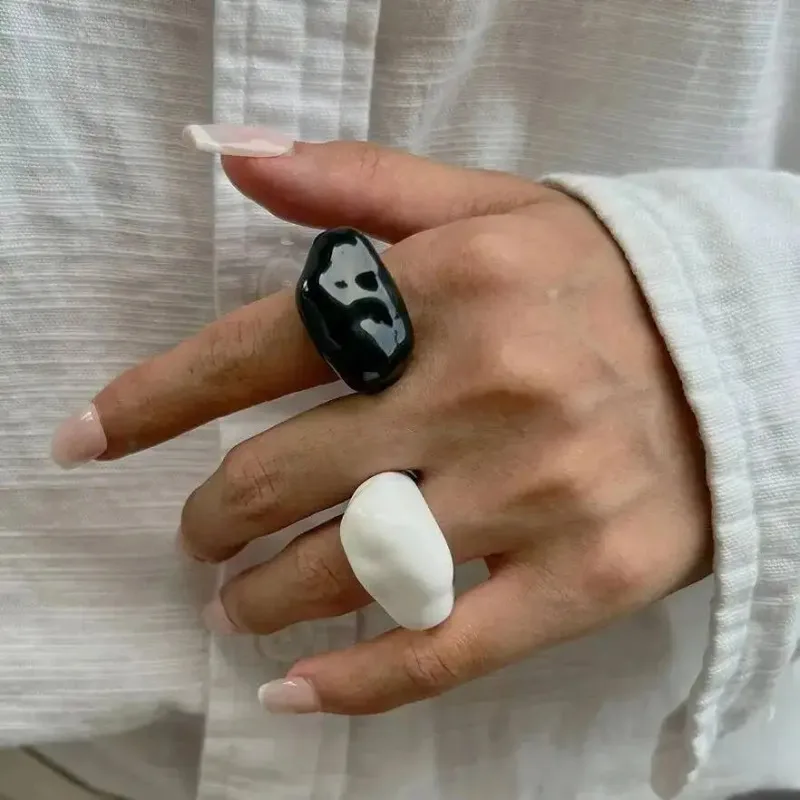 Anel de Resina Geométrico Preto e Branco, Forma Irregular, Joia Assimétrica para Mulheres e Homens, Presente de Joia Moderna