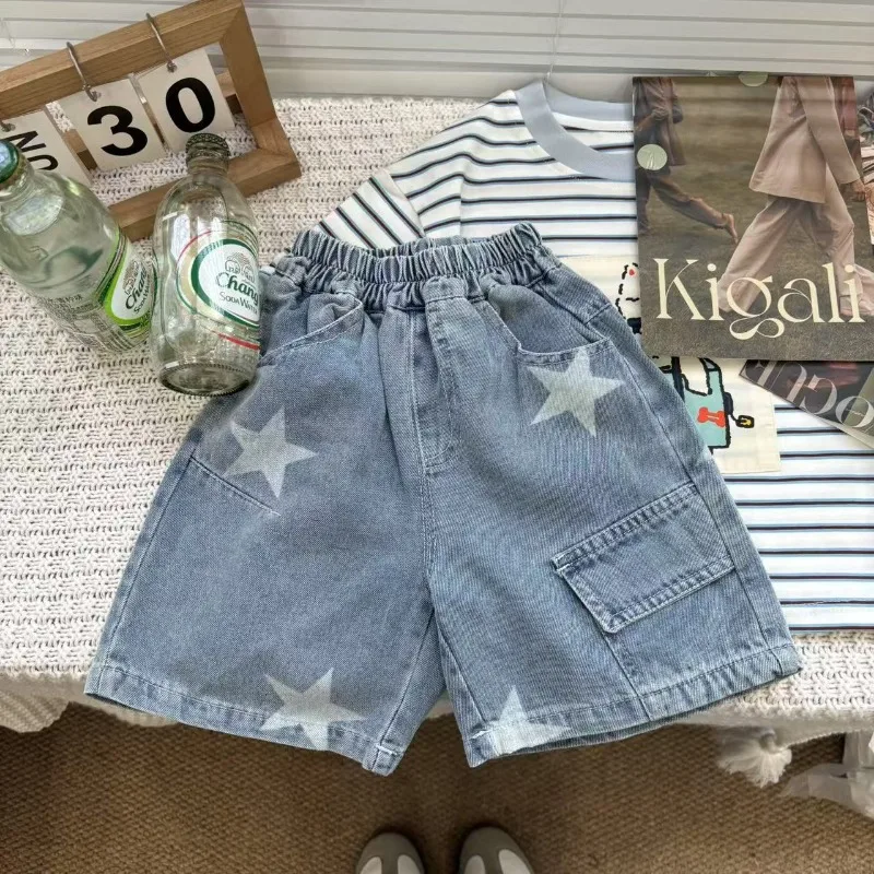 

Детские повседневные шорты с карманами в корейском стиле для мальчиков, летняя новинка, джинсы со звездами по всей поверхности, средняя посадка