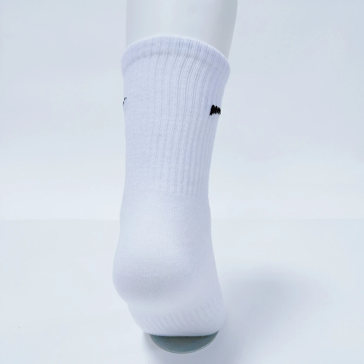 3 Pairs Of Men's and Women's White Versatile Everyday Sports Socks