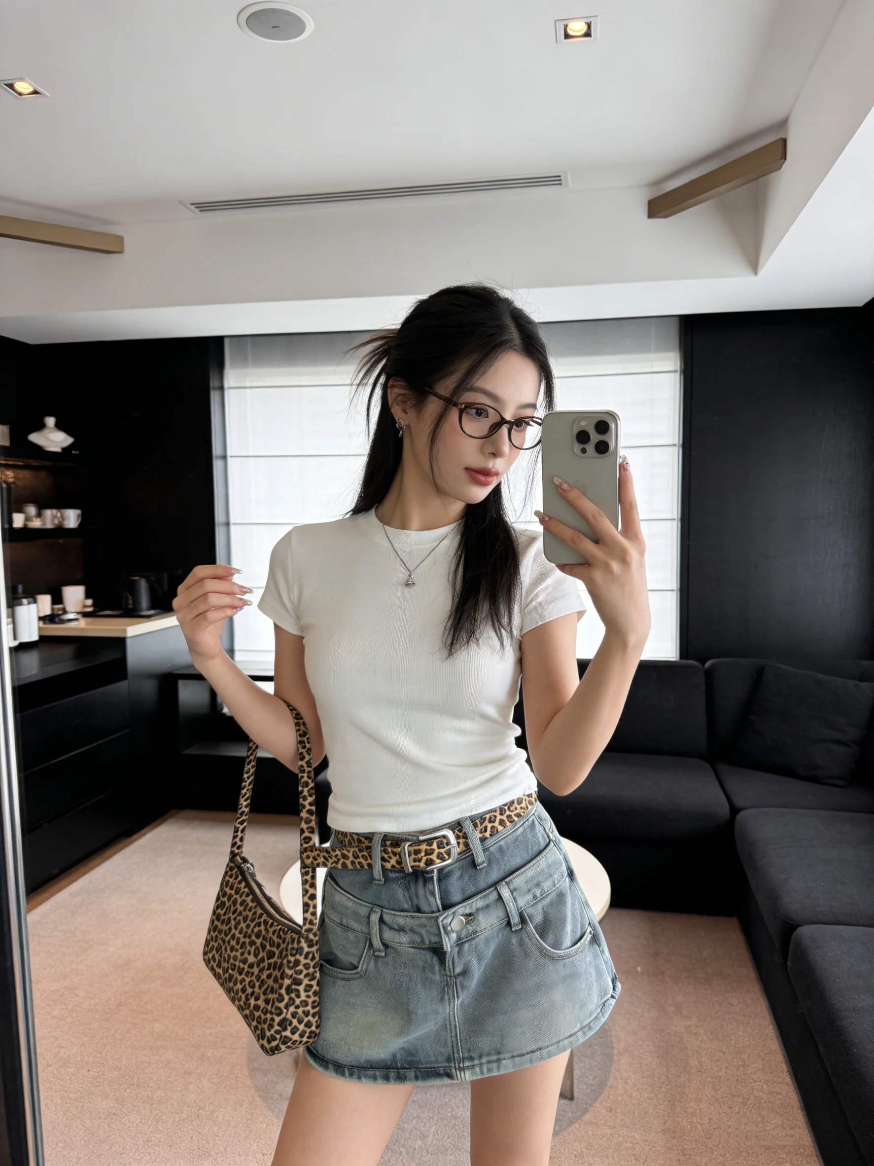 

High Waist Slim Fit Denim Shorts Vintage Washed Summer Korean Style Versatile Women's Jeans Pocket Detail Medium Weight Denim