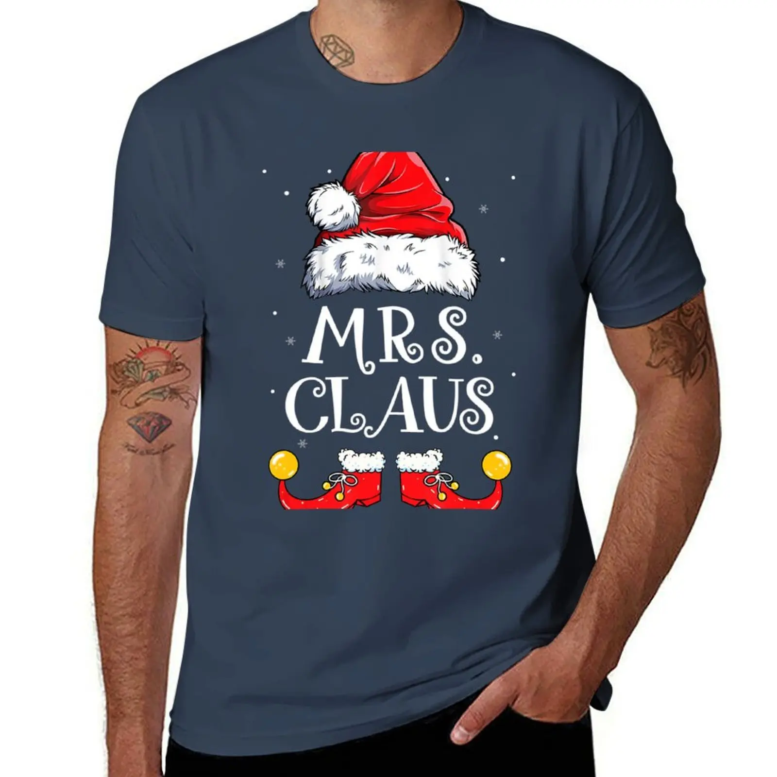 

Mr And Mrs Claus Christmas Couples Matching T-Shirt man t shirt summer t shirts for man graphic tees T-Shirt