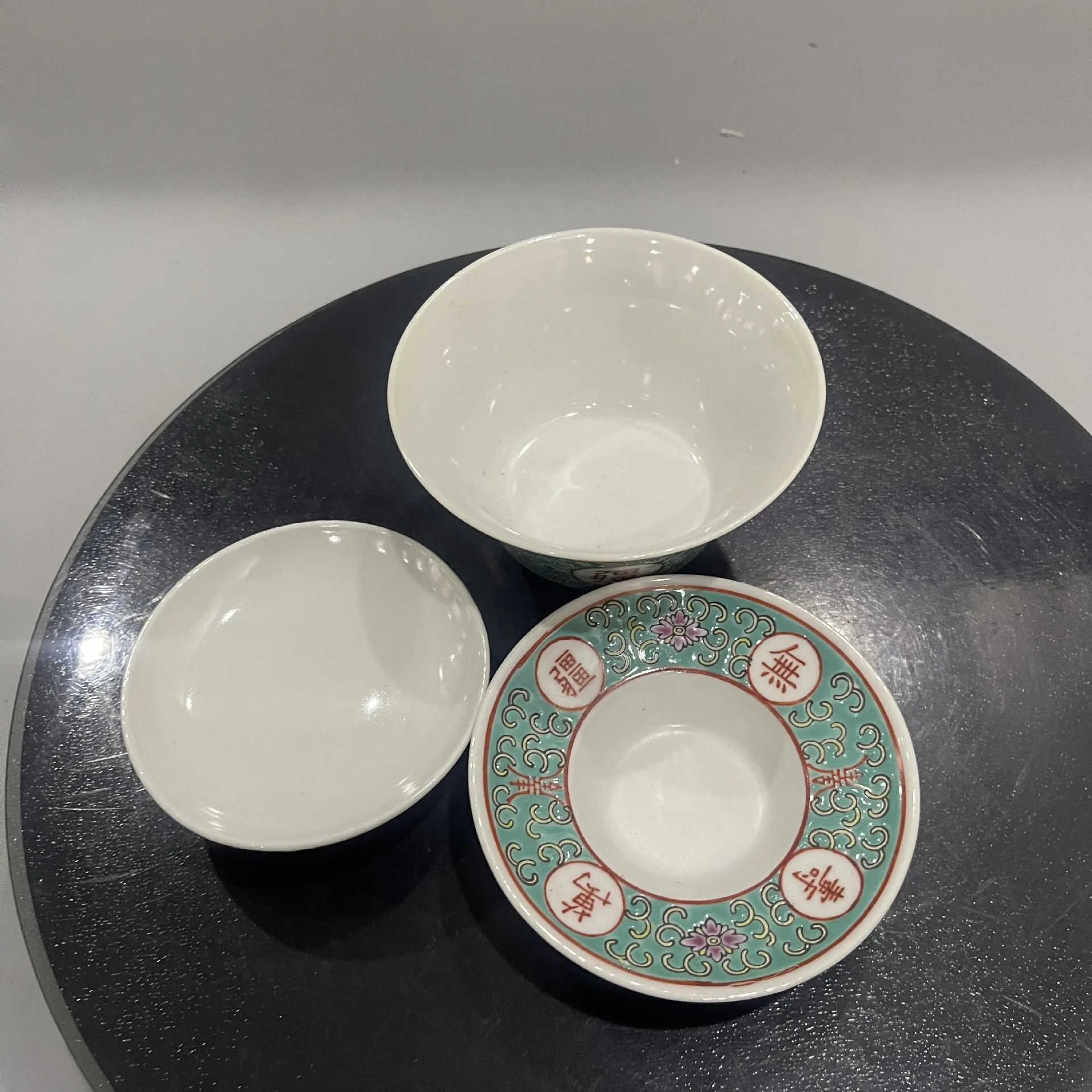 Jingdezhen 1980s Powder Handmade and Hand-Painted Wanshou Wujiang Tea Set Gaiwan Porcelain with Lid