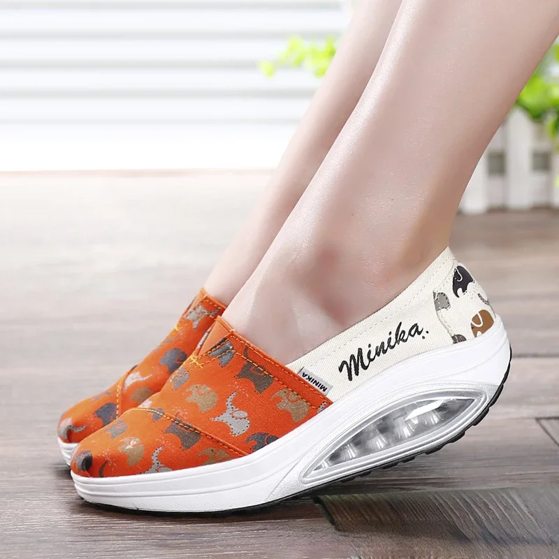 Women Fashion Vulcanized Sneakers Platform Solid Color Flat Ladies Shoes Casual Breathable Wedges Ladies Walking Sneakers 2024