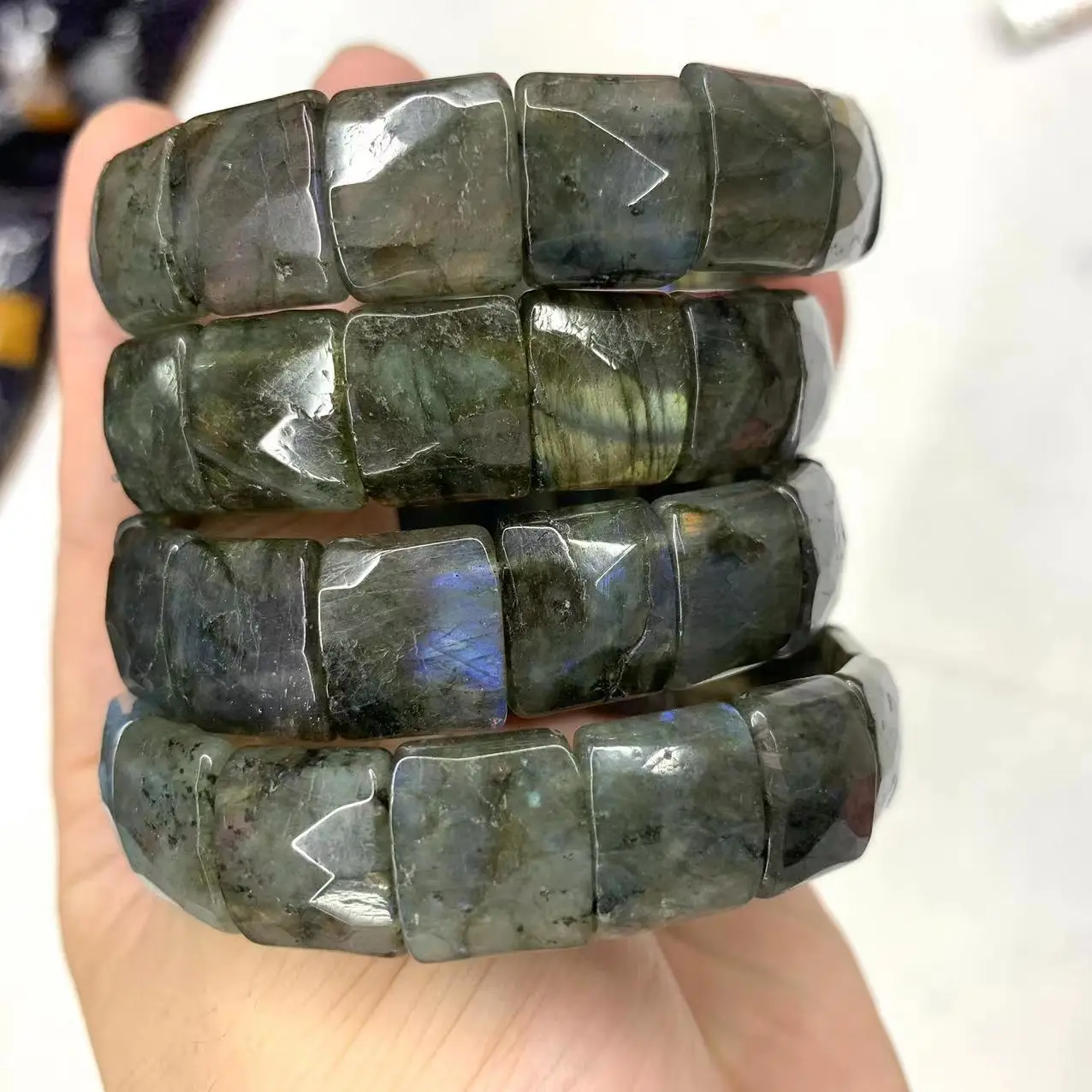 Rainbow labradorite Kő- gyöngyök Karcsat Természetes Drágakő Karperec Bírság ékszer számára Nők számára férfiak számára Adomány Nagybani