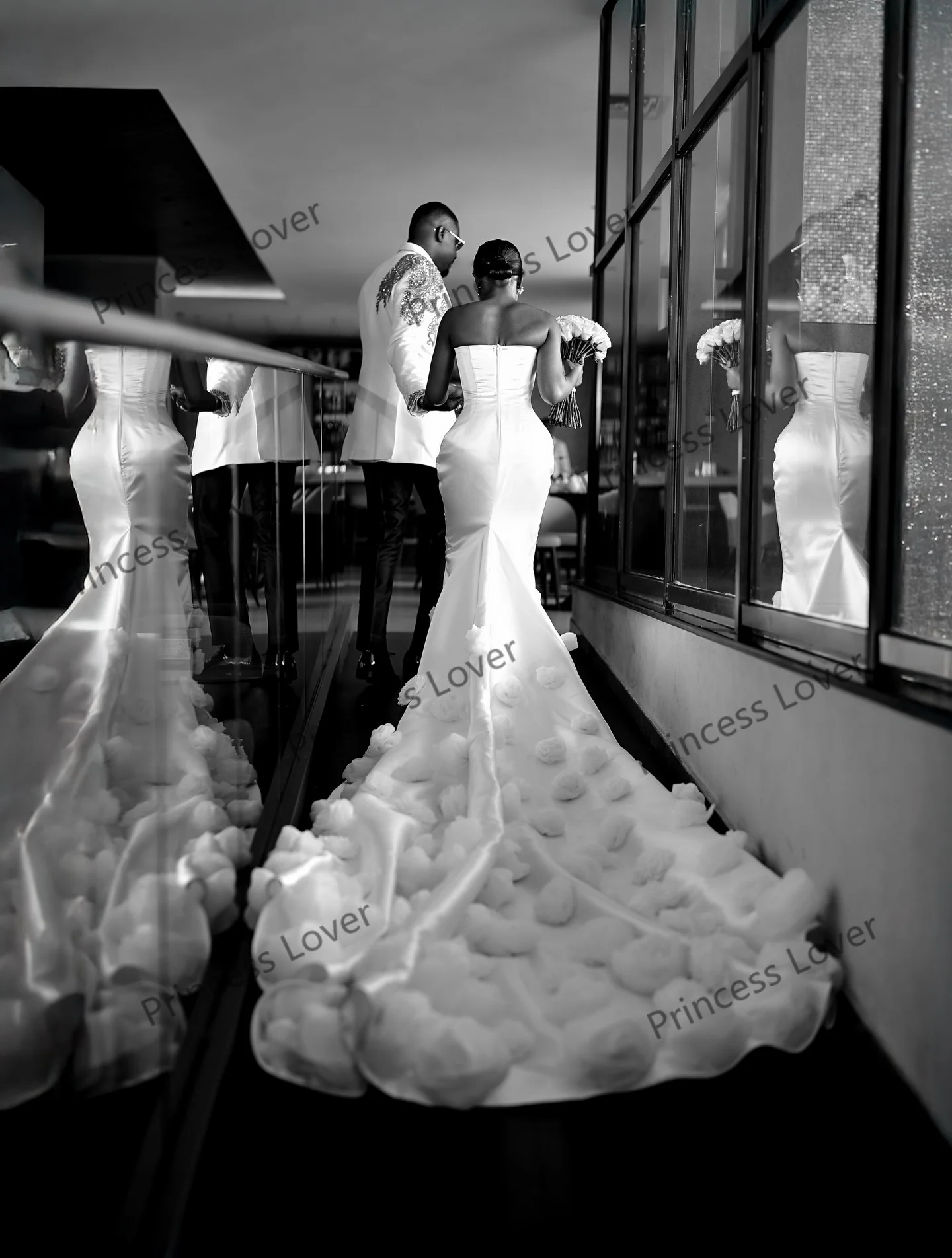 Satin Trumpet Wedding Dresses Women Sweep Train 3D Flowers Bridal Gown Wedding Ceremoney Dress robe de mariée Customized