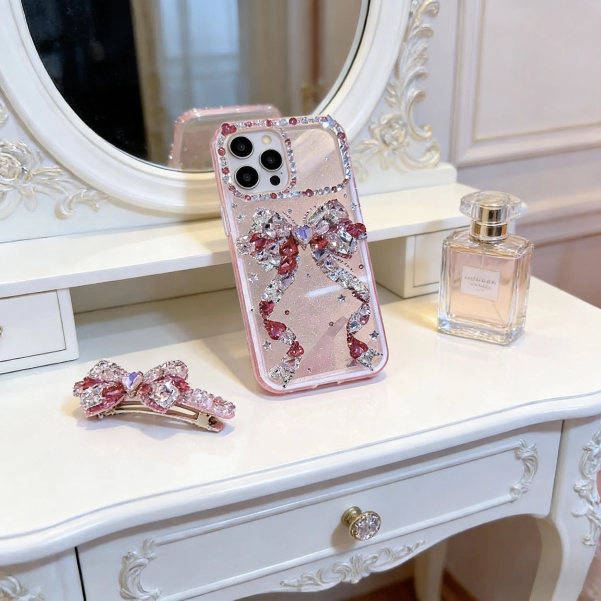 

Customized three-dimensional bow-shaped rhinestone phone case, with flashing rhinestones, suitable for iPhone