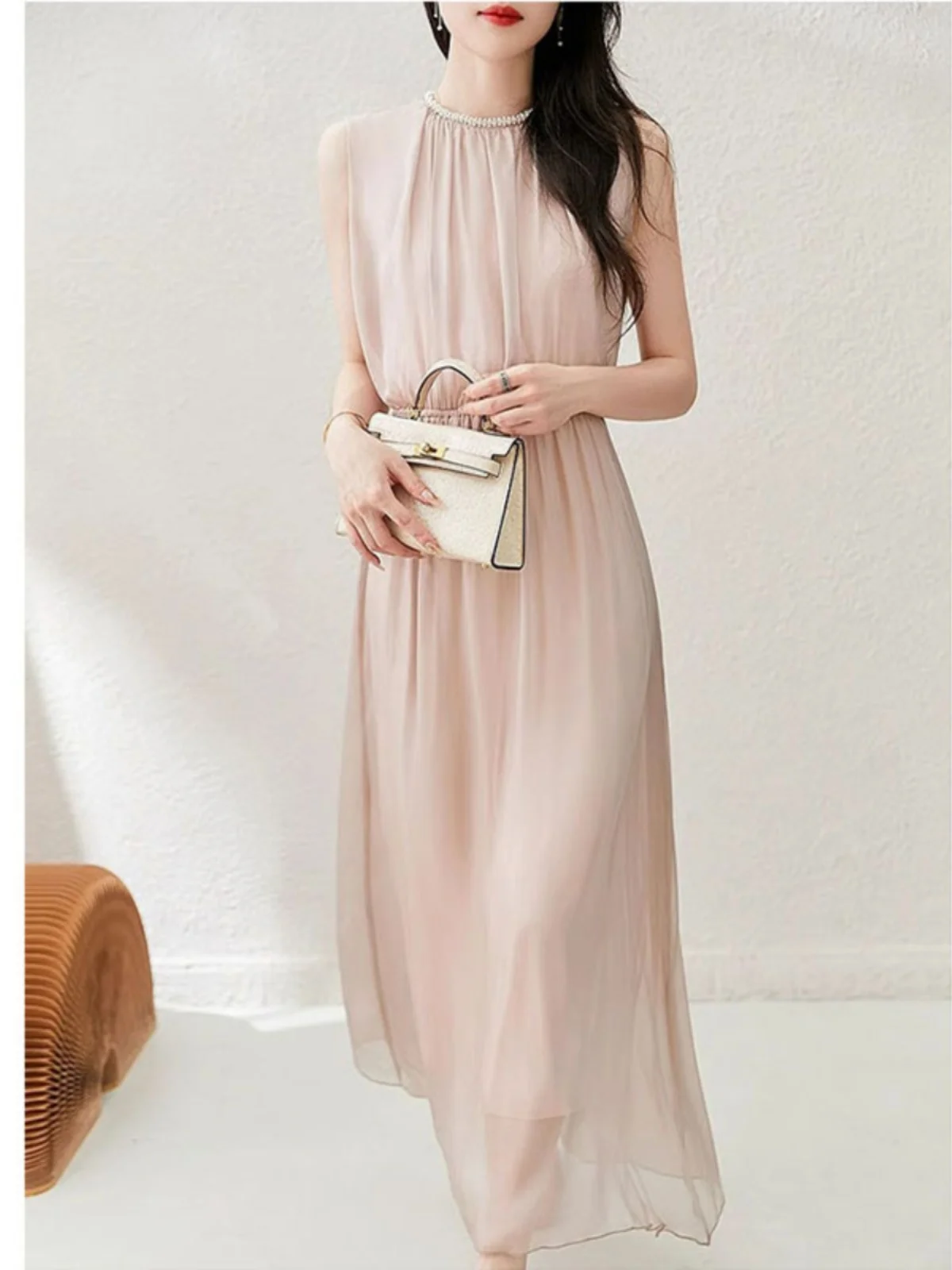 

Silk Sleeveless Dress Women's Holiday Fashion Elegant Heavyweight 2026 New Style Vacation Fairy Long Skirt A-Line Gown