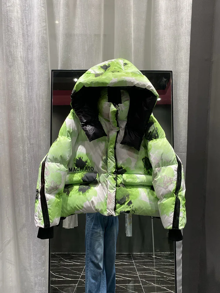 

2025 зимняя новая модная цветная контрастная вышитая буквами алфавита в корейском стиле, свободная модная женская куртка на белом утином пуху