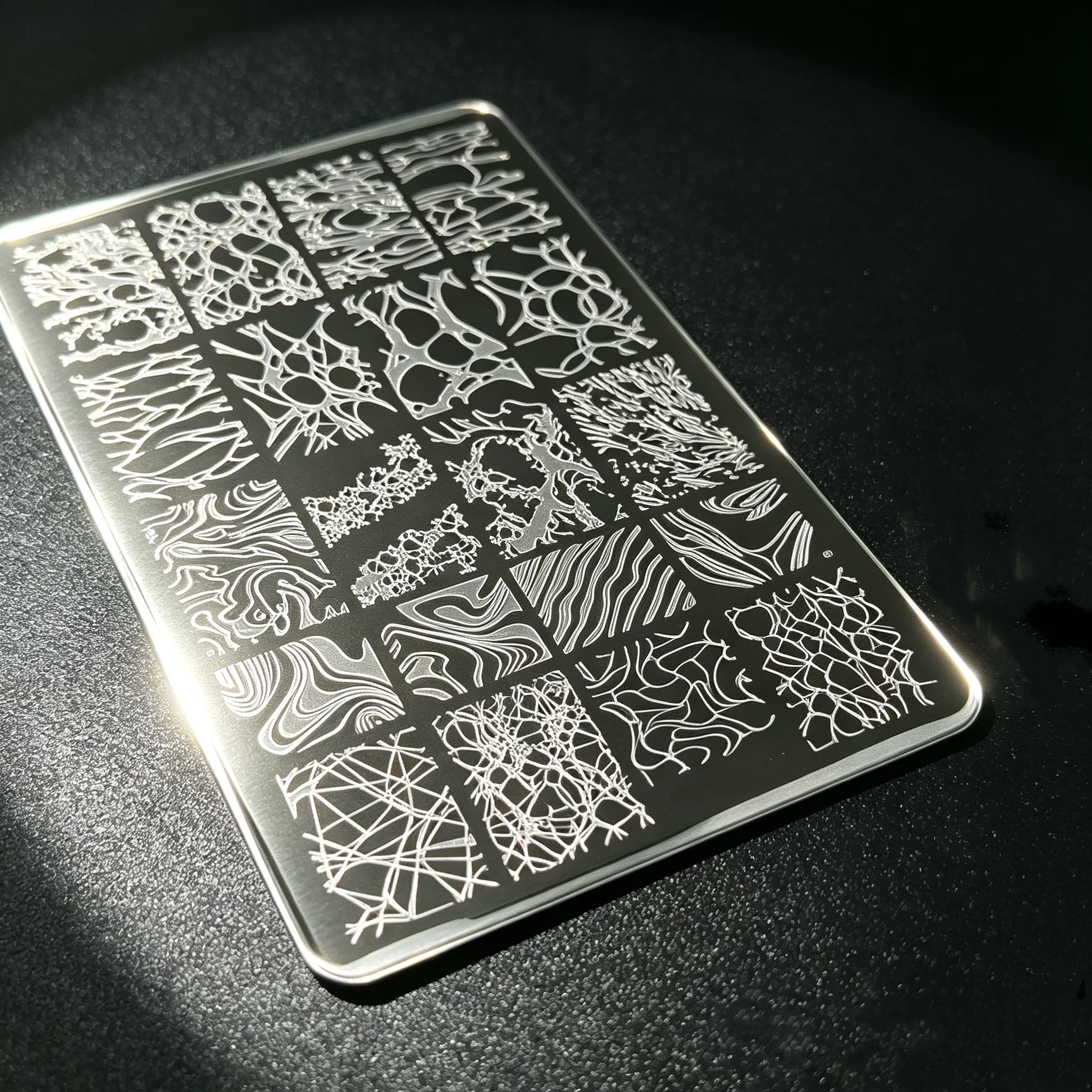 1個入り抽象的なメッシュレース波状ラインネイルイメージテンプ - Nail Art Stamping Kit のレビューと価格
