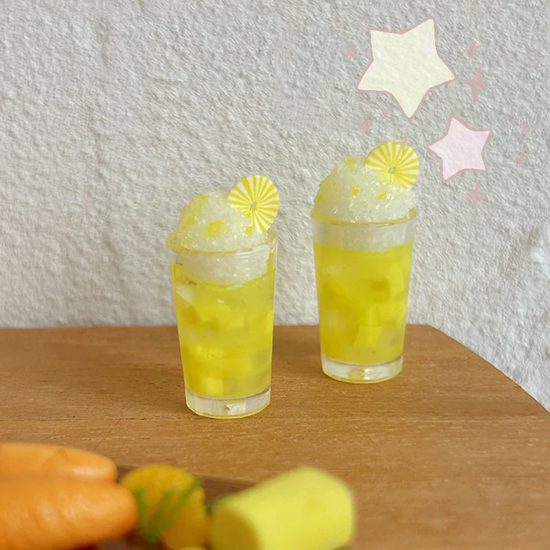 1/2 قطعة 1:12 مقياس دمية صغيرة الأناناس عصير شرب كوب نموذج مايكرو مصغرة المشروبات ديكور للطفل التظاهر اللعب اللعب #2