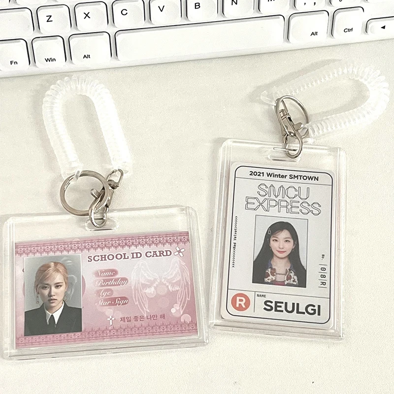 Portafoto in acrilico Kpop Idol Custodia per foto trasparente Portachiavi con protezione per carta d'identità portatile per autobus