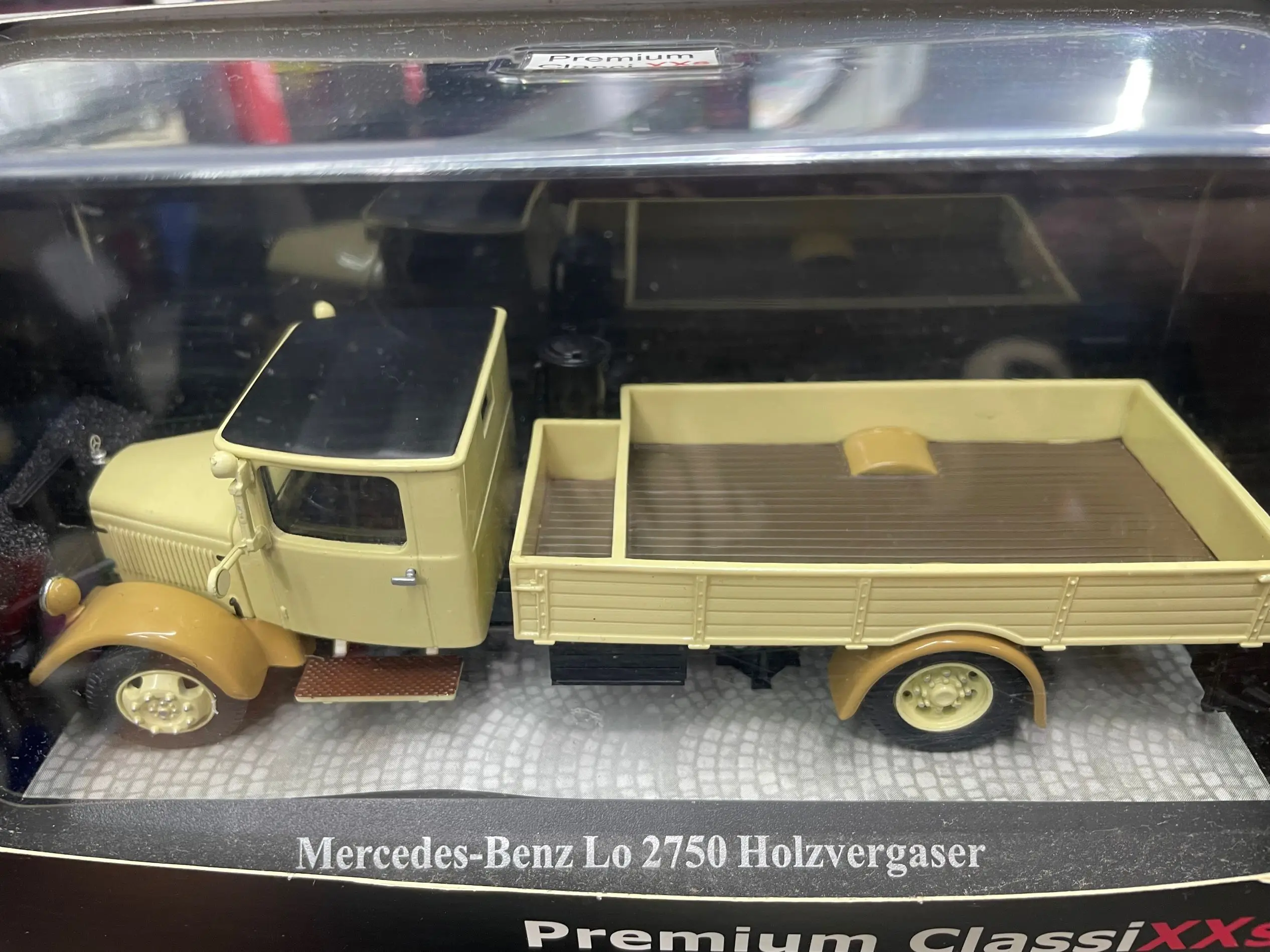 ClassiXXs  Lo 2750 Holzvergaser Limited Model Truck 1/43 Scale Die-Cast Model New in Original Box