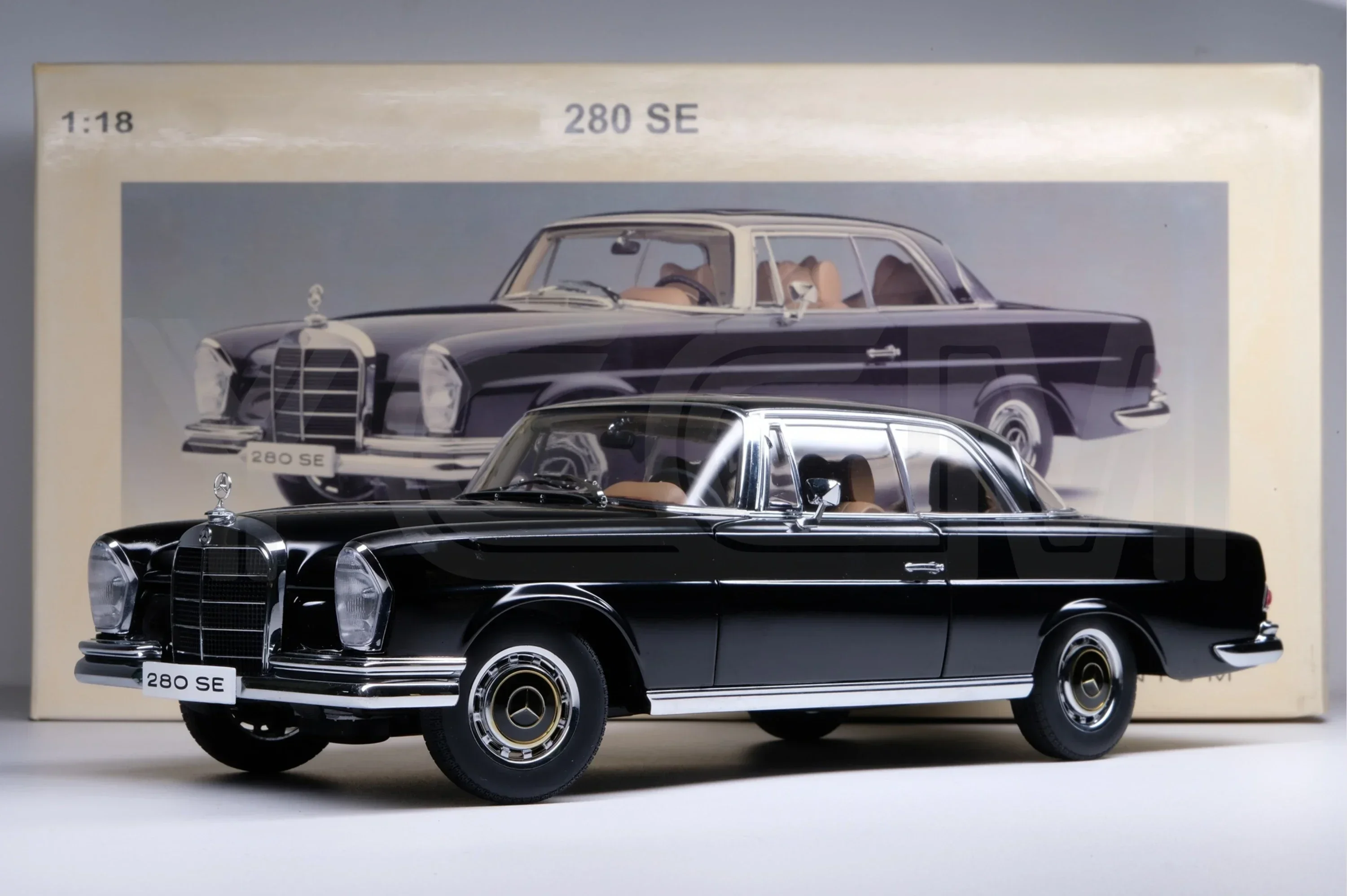 

Модель автомобиля Autoart 1:18 280SE, черный винтажный автомобиль, имитация, лимитированная серия, полностью открывающаяся, из металлического сплава, статическая модель, игрушка, подарок