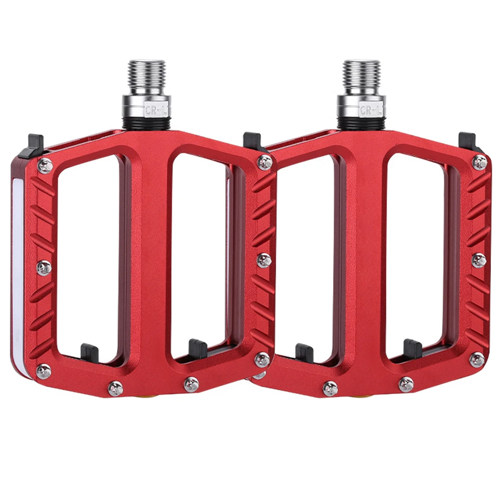 

Road Bikes Bicycle Pedals Aluminum Alloy Light Up Pedals for For mountain and Road Bikes with 360 Degree Visibility