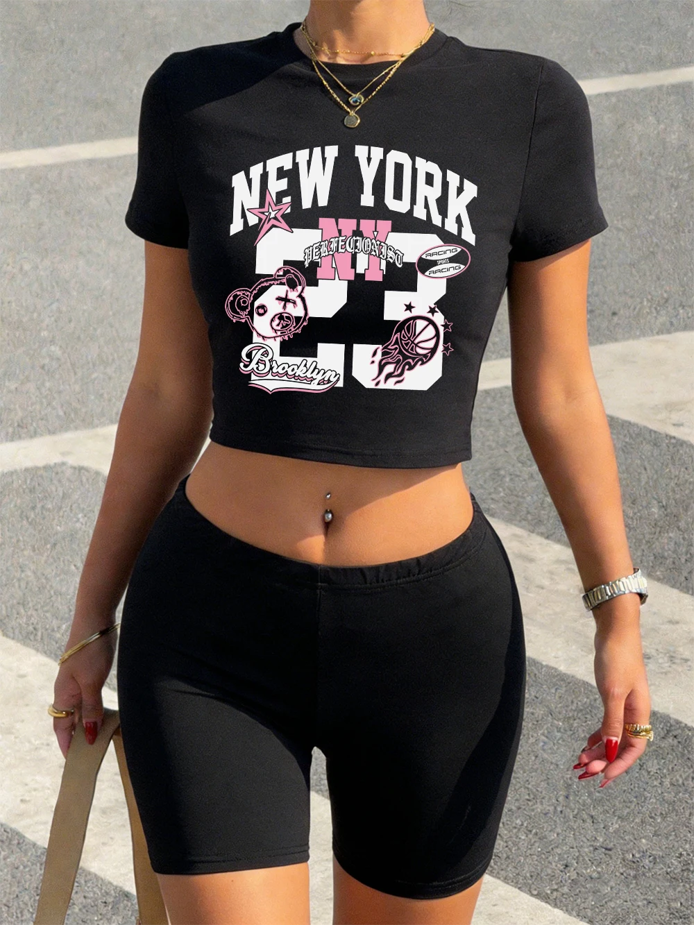 

Сексуальный комплект из двух предметов: укороченный топ и шорты с креативным принтом в стиле Нью-Йорк 23, женский, с высокой эластичностью, мягкий, облегающий, с круглым вырезом