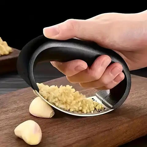 Handheld Ring-Shaped Garlic Press, Stainless Steel Garlic Masher, Small Manual Garlic Crushing Tool for Home Use