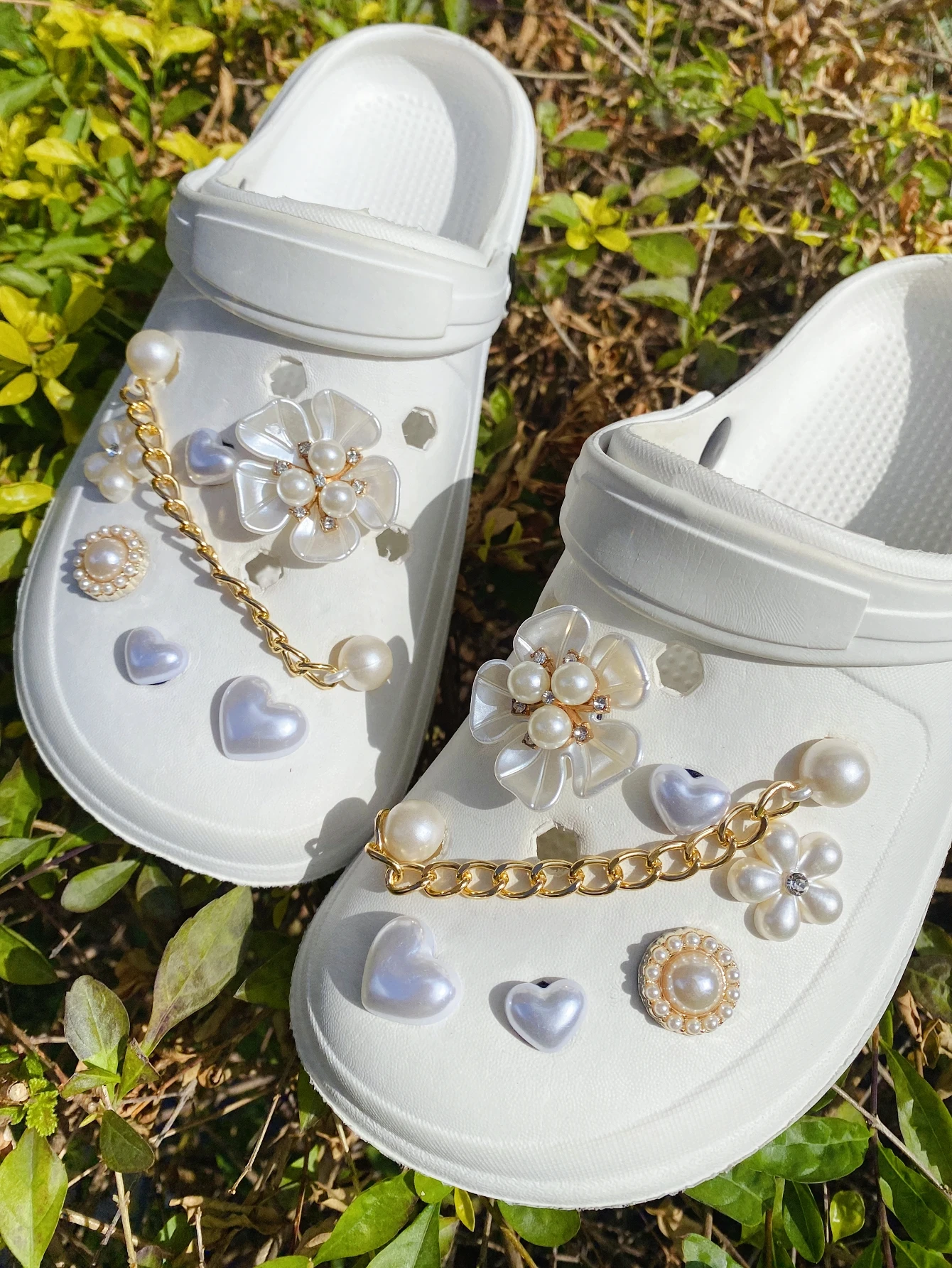 

14, повседневная белая (камелия, большое белое сердце, маленькое белое сердце, пять лепестковых цветов с бриллиантами, цепочка), пряжка для обуви, украшение своими руками