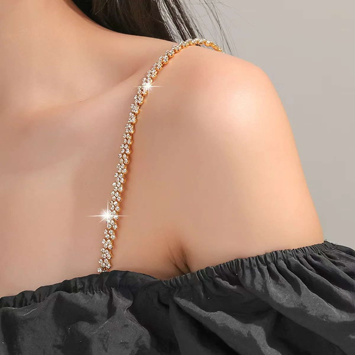 Catena per spalla regolabile con strass Cinghie per reggiseno semplici e sexy Gioielli universali per collo appeso al petto per accessorio per abito da sposa