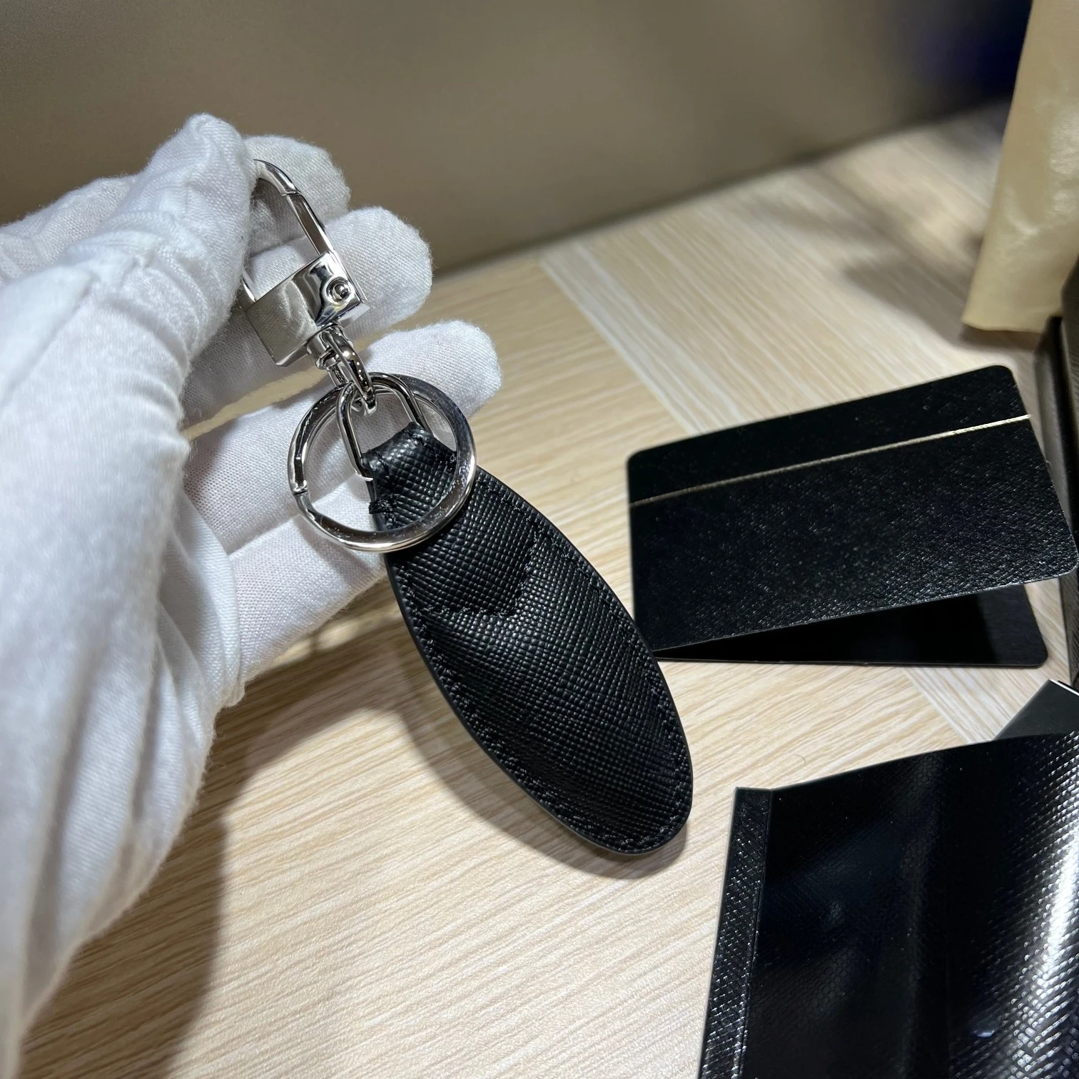 

128751#8891309 Luxury Brand Teardrop-Shaped Key Rings Handmade Leather Collection 4810 Westside 9891509 Diamond-Shaped Keychains