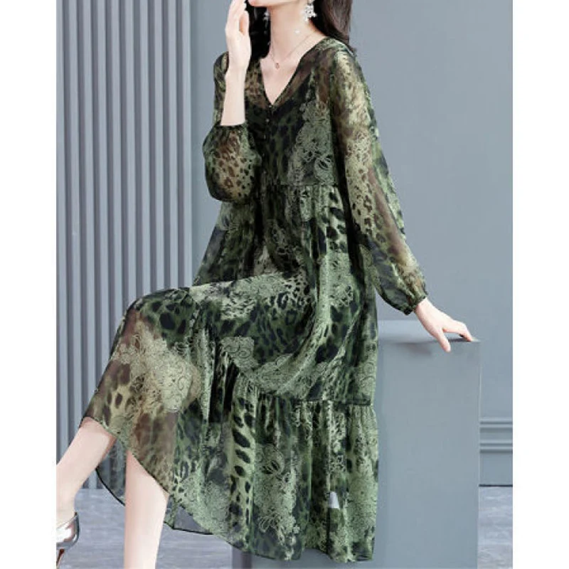 Vintage Elegant Leopard Print Button Two Piece Sets Dresses Autumn 2022 New Wrist Sleeve V-Neck Loose Midi Dress Ladies Clothing