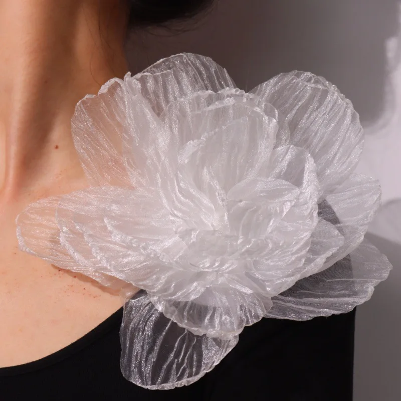 20CM Pleated Flower Three-dimensional Brooch Multi-colored Oversized Flower with Exaggerated Rolled Edges Pins Clothing Corsage