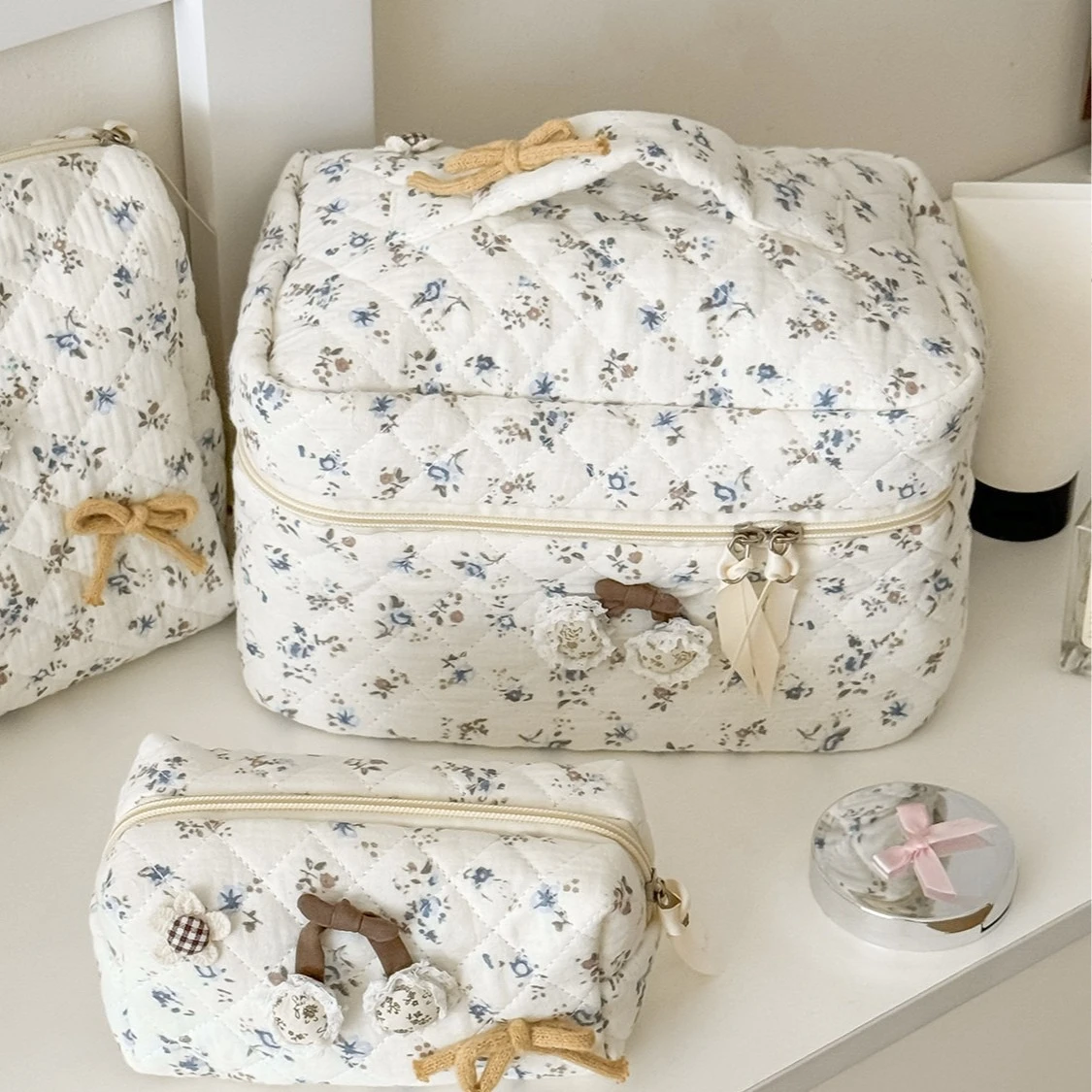 bolsa-de-maquiagem-feminina-com-laco-e-flor-grande-capacidade-necessaire-de-viagem-estojo-de-cosmeticos-bolsa-de-mao-feminina-com-ziper