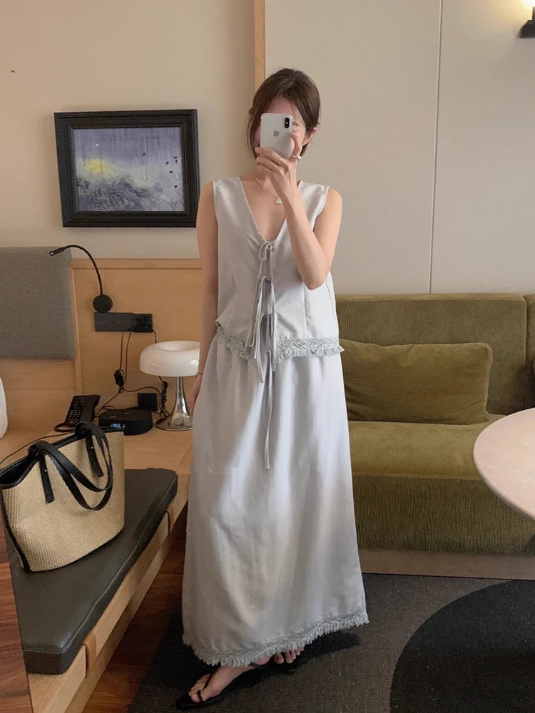 

Clothland Women Sweet Tassels Lace Up Blouse Skirt Suit Sleeveless Shirt Long Skirts Summer Cute Two Piece Set TA632