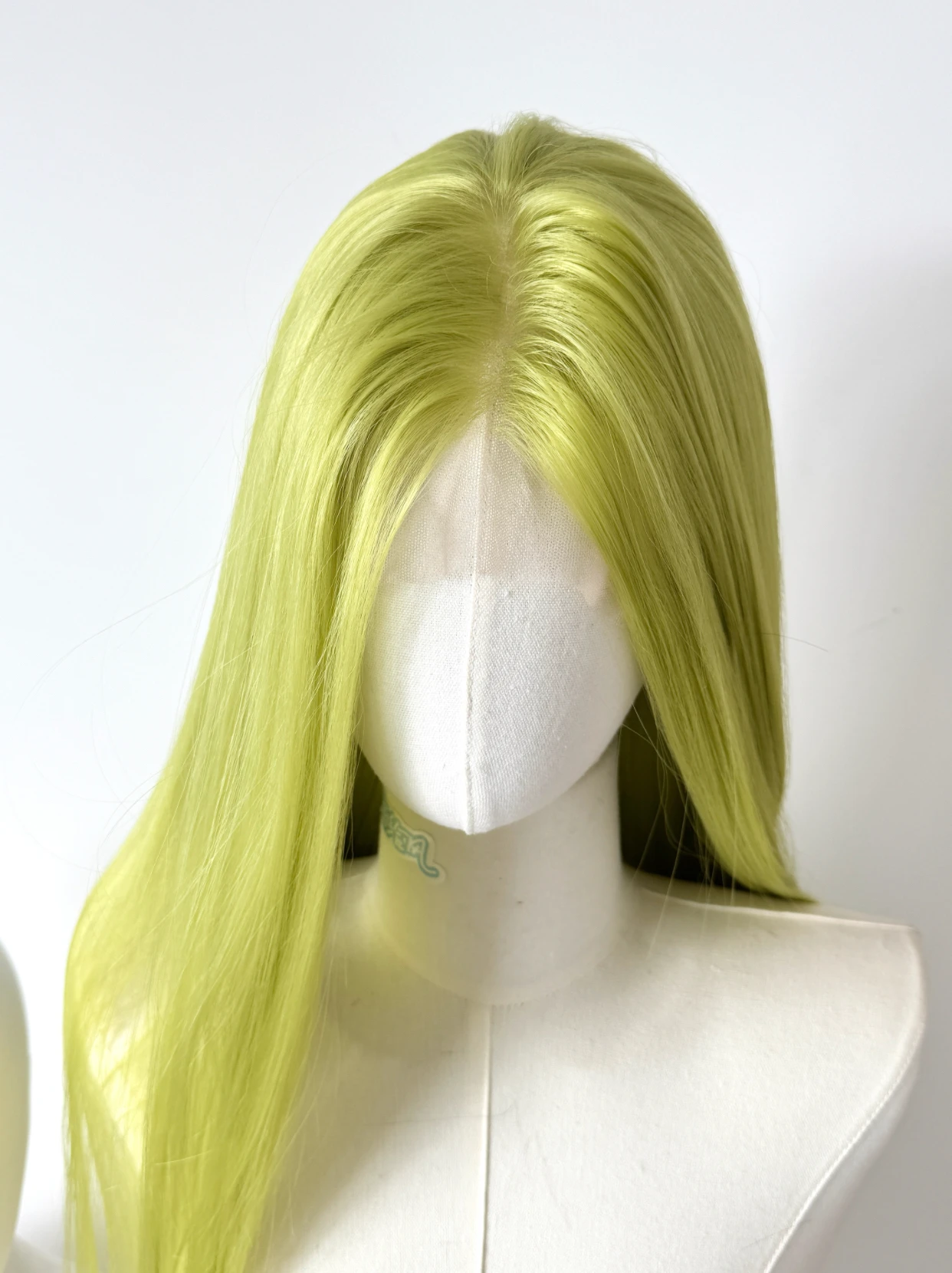 Parrucca anteriore in pizzo verde pietra preziosa verde oliva Capelli lunghi lisci 13 * 4 Parrucche frontali in pizzo HD per parrucche sintetiche in pizzo Cosplay Lolita