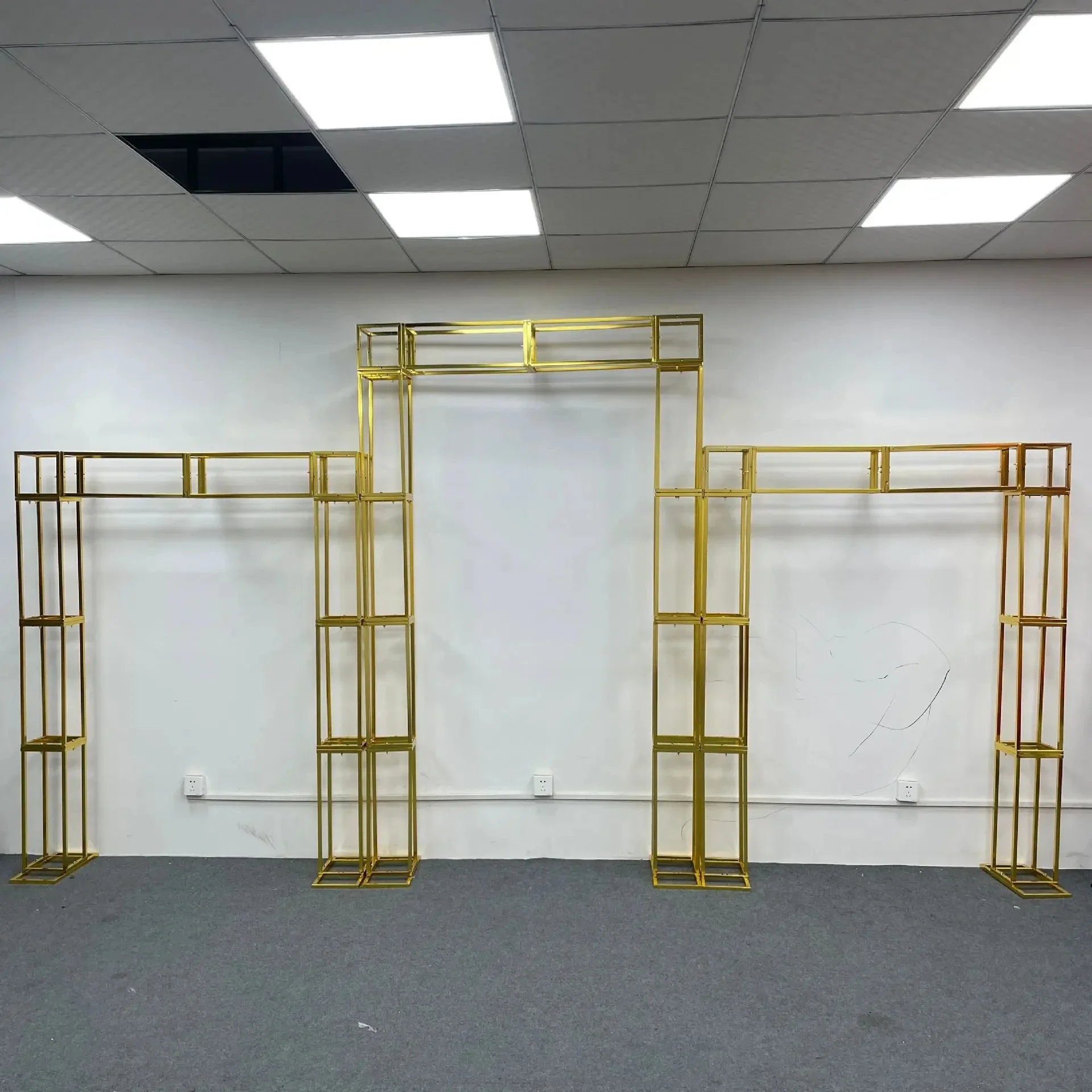

Shiny Square Pillar Arches, Customized Flower Racks for Wedding Background Decoration, Stage Arrangement, 3 PCs