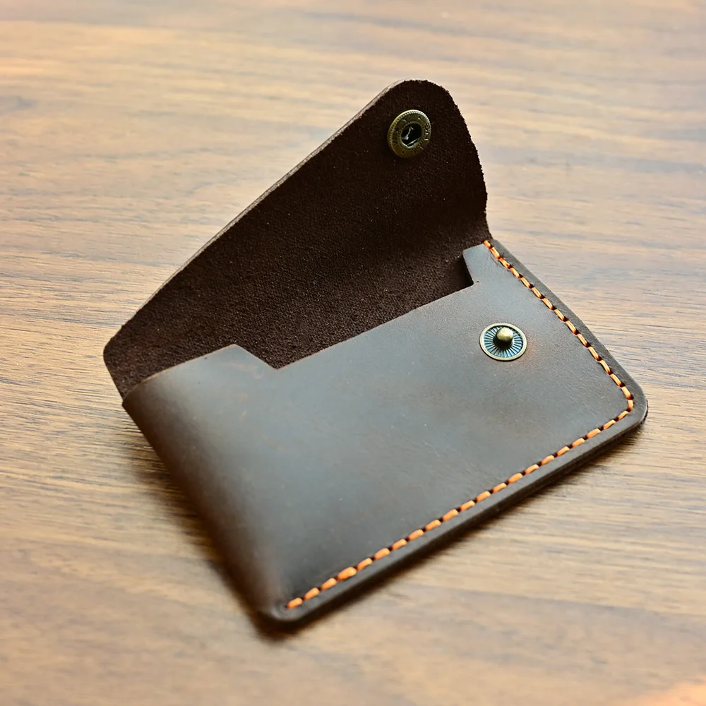 Ręcznie robiony minimalistyczny portfel na karty bankowe z zatrzaskiem Crazy Horse Retro Card Case
