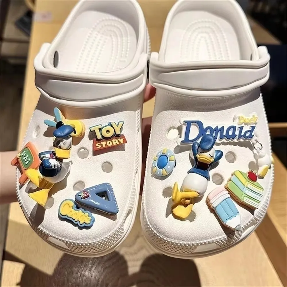 New Charms MINISO Disney Cartoon Doll Donald Duck Mickey Minnie Resin 3D Shoe Accessories DIY Clogs Sandals Decorative Buckle