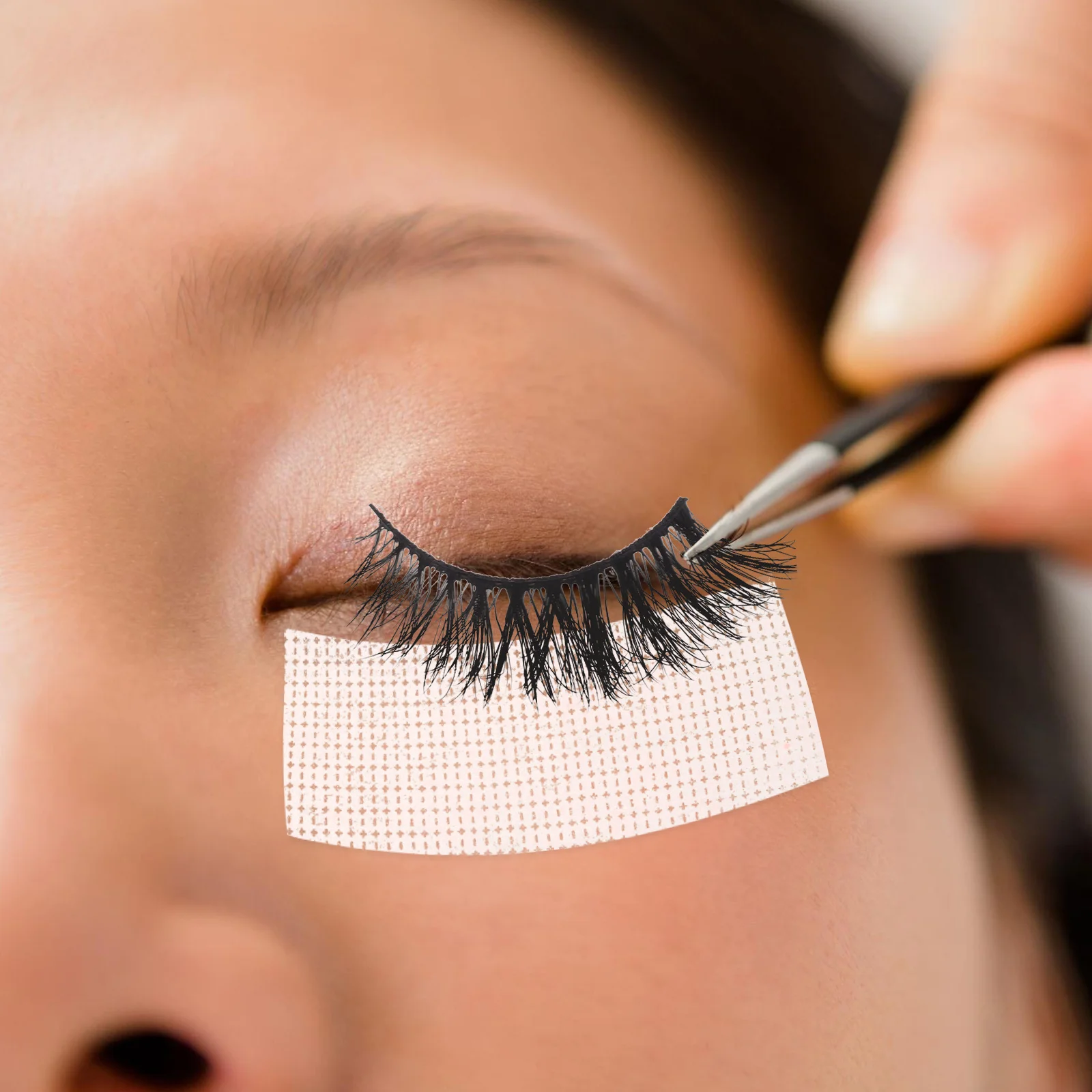 

1 Roll Eyelash Extension Tape Lash Adhesive Non-Woven Skin-Friendly Breathable for Lower Lashes Fixation Makeup Tools Salon Use