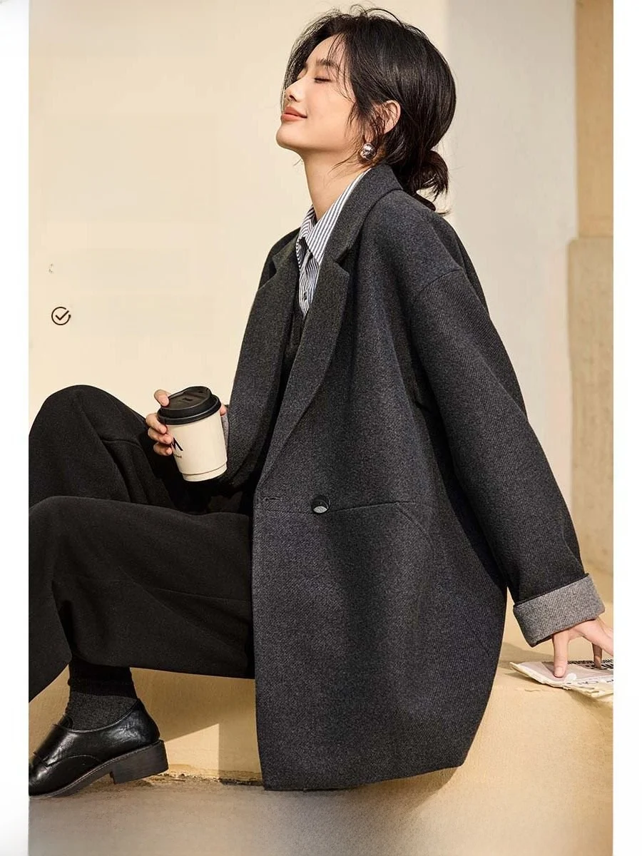 

Classic Wool Blend Single-Breasted Coat with Color Blo Collar And Cuff Long Sve Korean Sle Commute Straight Cut Coat