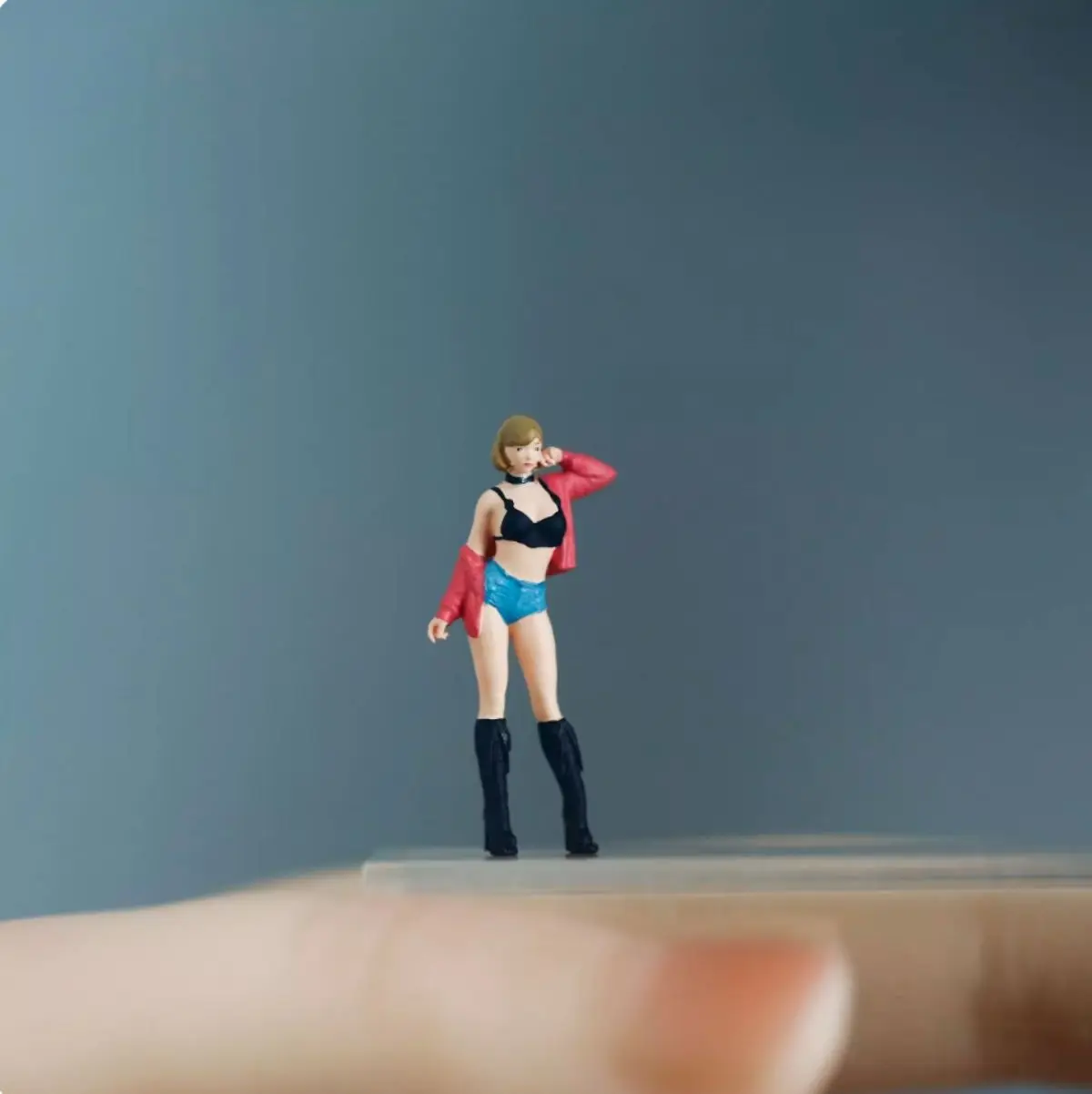 Resin 3D Print 1/64 Dovetail dress Cool Girl Miniature Figure Model Micro Creative Photography Display Collection Decoration