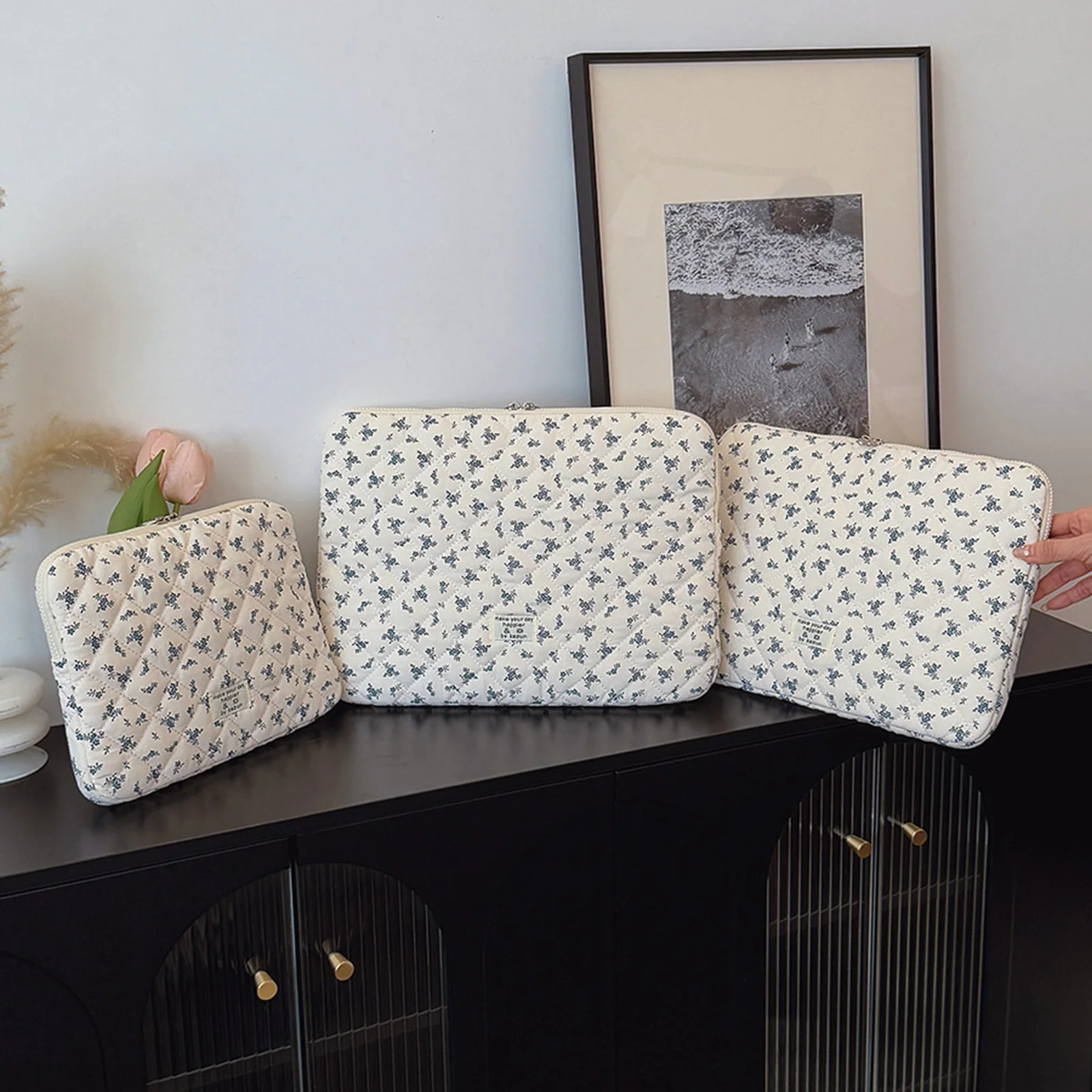 

Maple Leaf Fluffy Padded Bag Cute Embroidery Puffy Protective Case Shockproof Cute Quilted Laptop Sleeve Computer Storage Bag