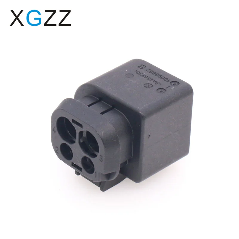 10098866 is suitable for Mercedes Benz BMW electronic water pump harness 4-hole plug 10098862 with terminal 4P