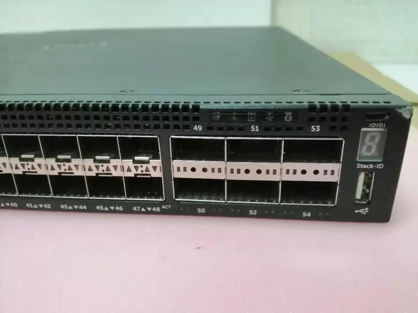 S4048-ON 48-Port 10GbE SFP+ and 6-Port 40GbE QSFP+ Switch w/ 2x 460W PS S4048